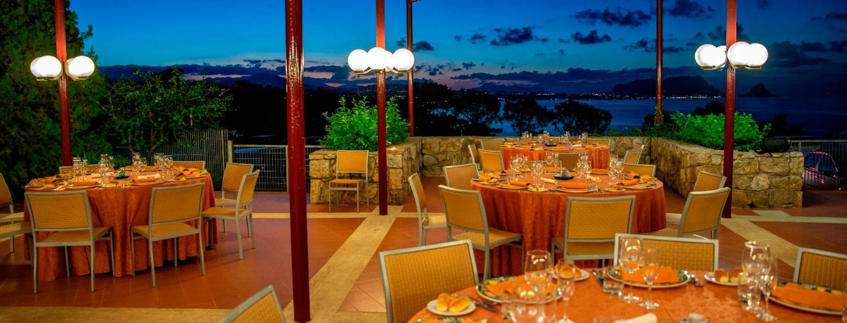 Restaurant/places to eat in Hotel Torre Normanna