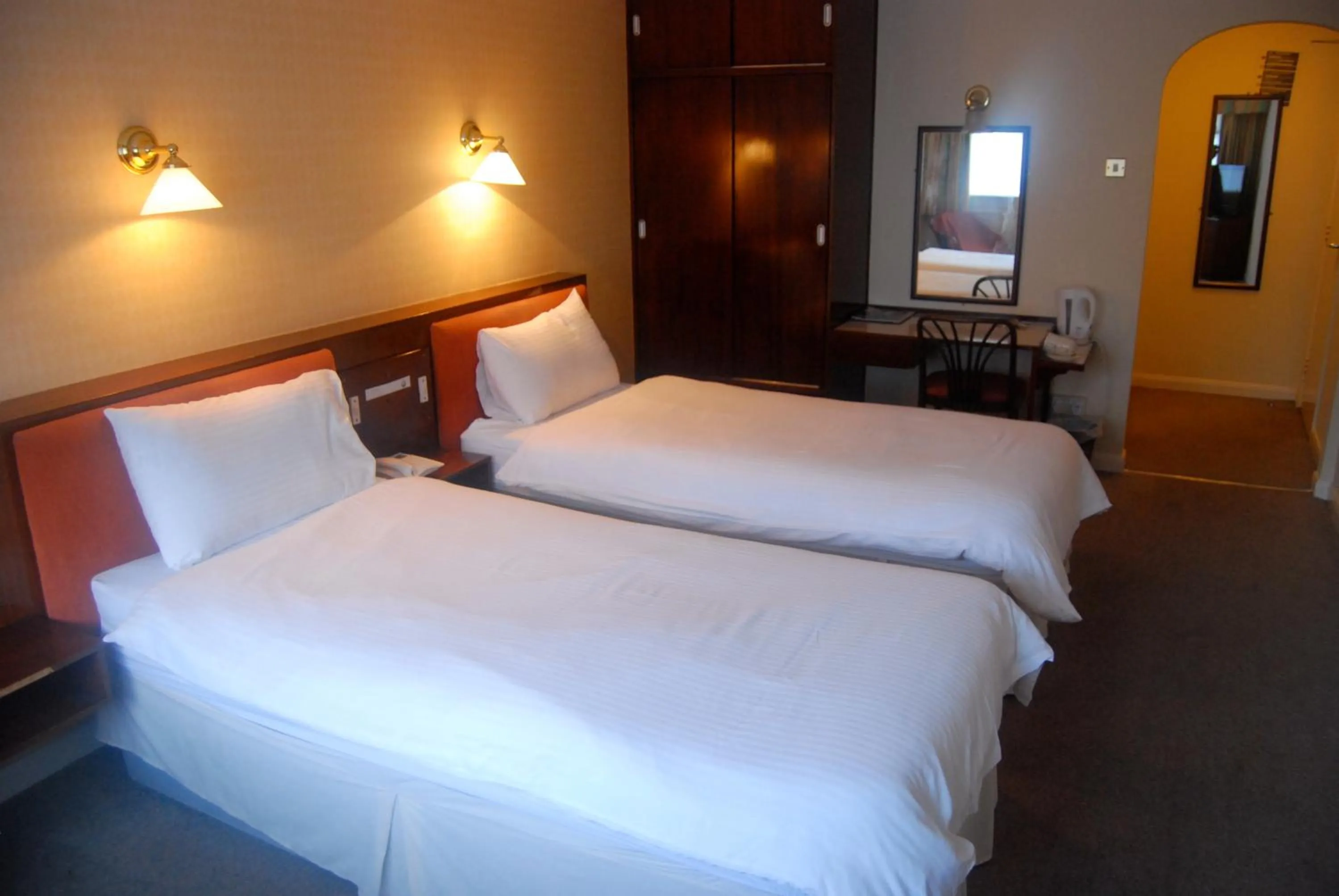 Photo of the whole room, Bed in Brecon Hotel Sheffield Rotherham