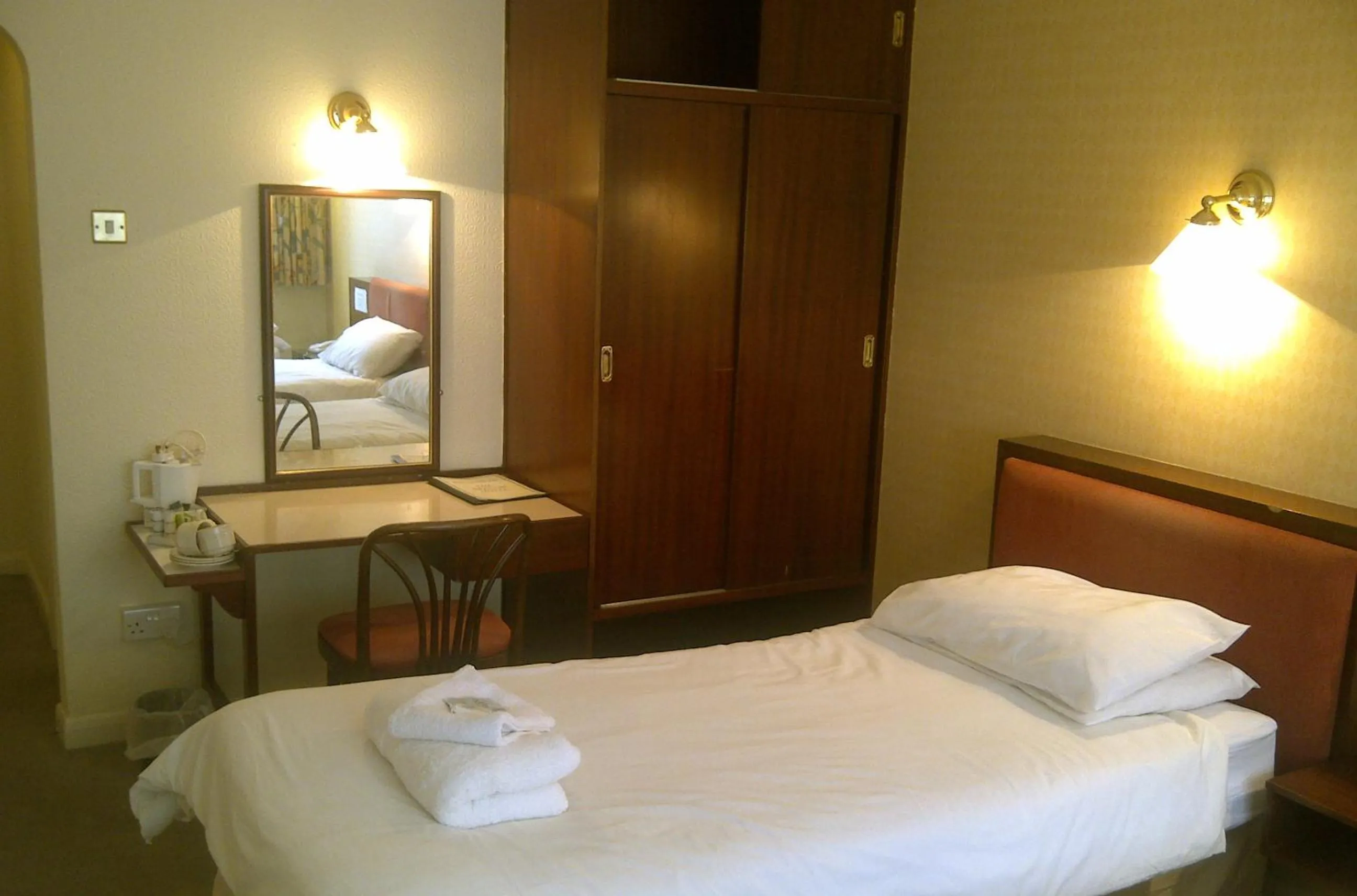 Bed in Brecon Hotel Sheffield Rotherham