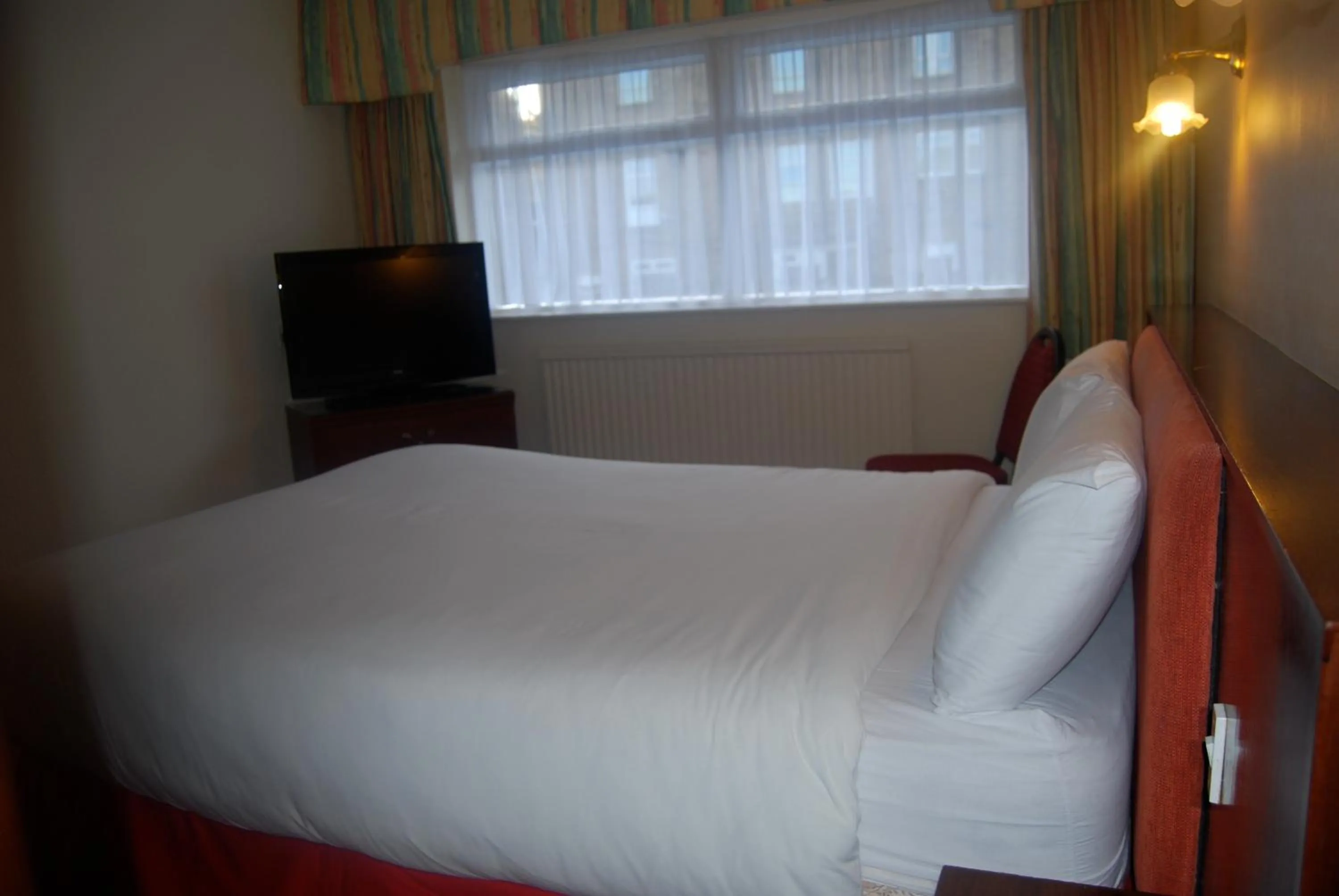 Photo of the whole room, Bed in Brecon Hotel Sheffield Rotherham