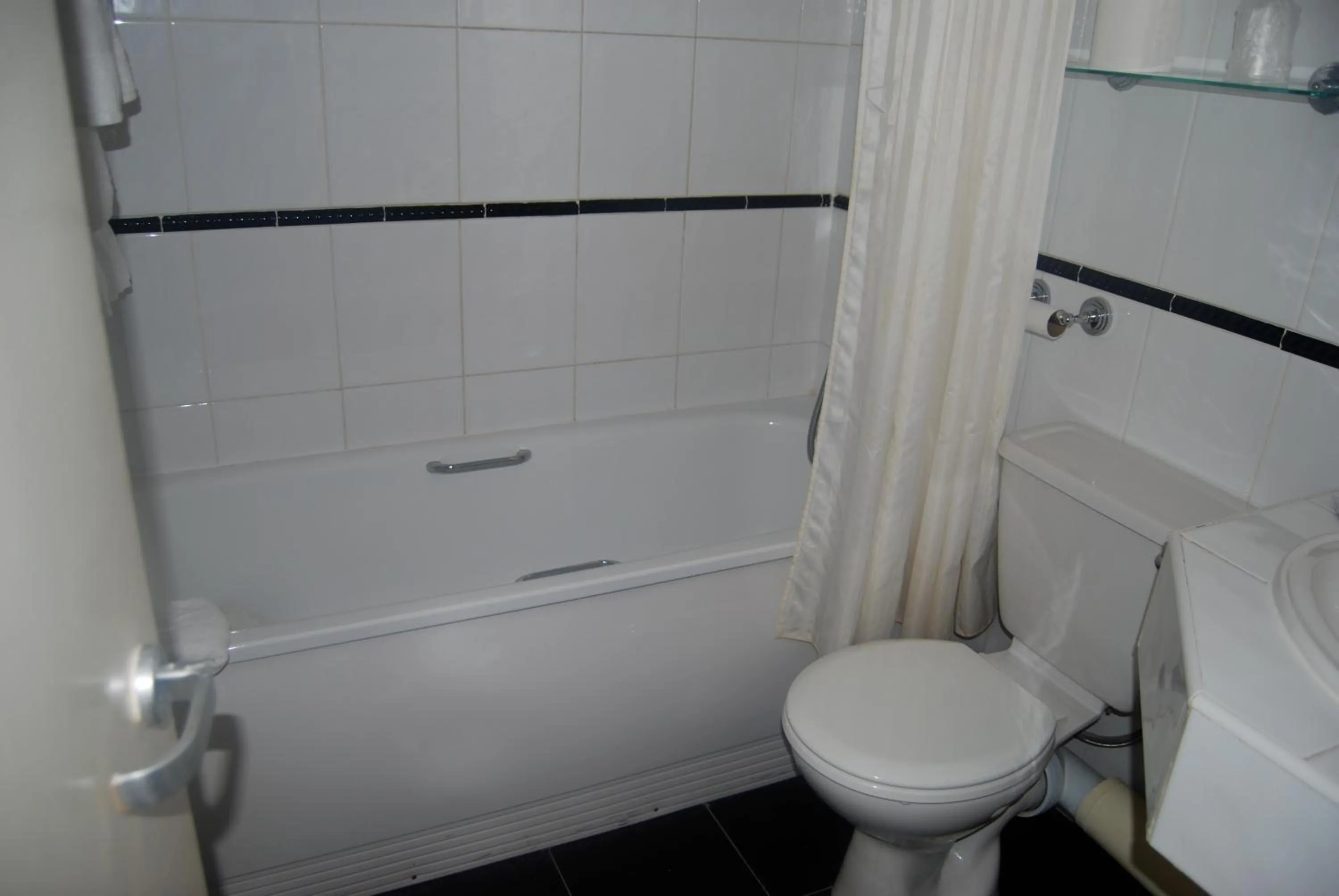 Toilet in Brecon Hotel Sheffield Rotherham