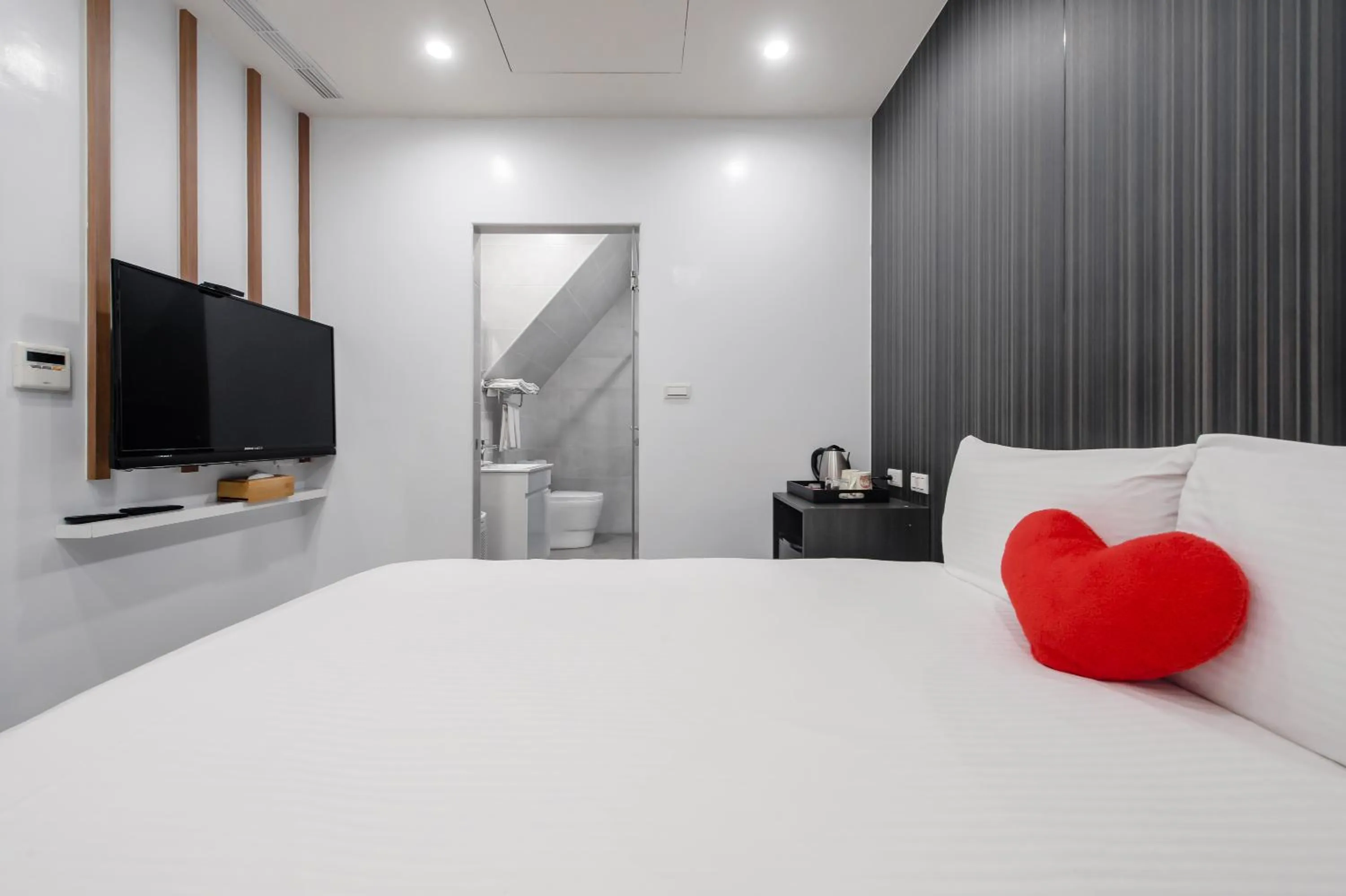 Bed in Sun Moon Tea B&B