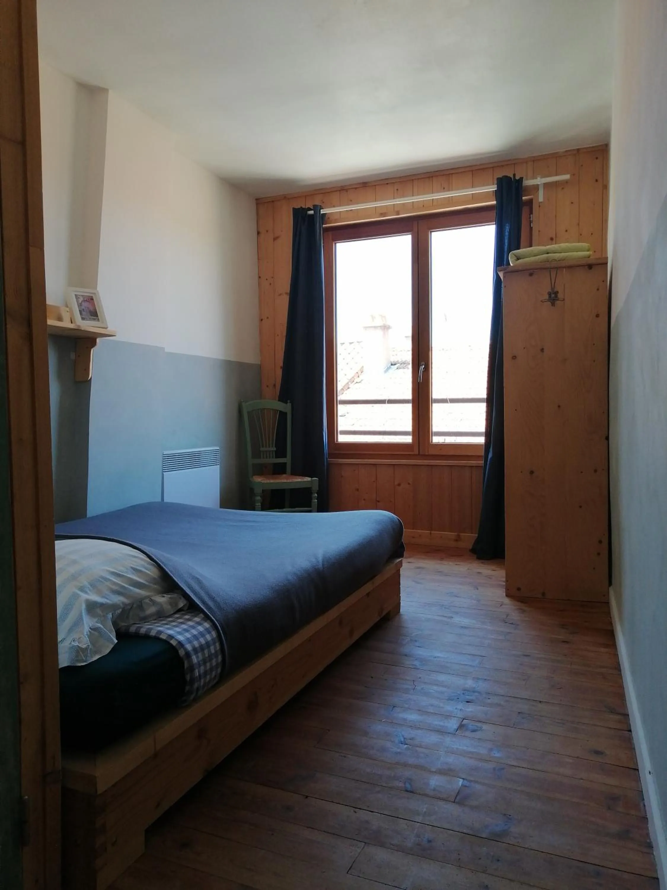 Quadruple Room with Private Bathroom in File dans ta chambre !