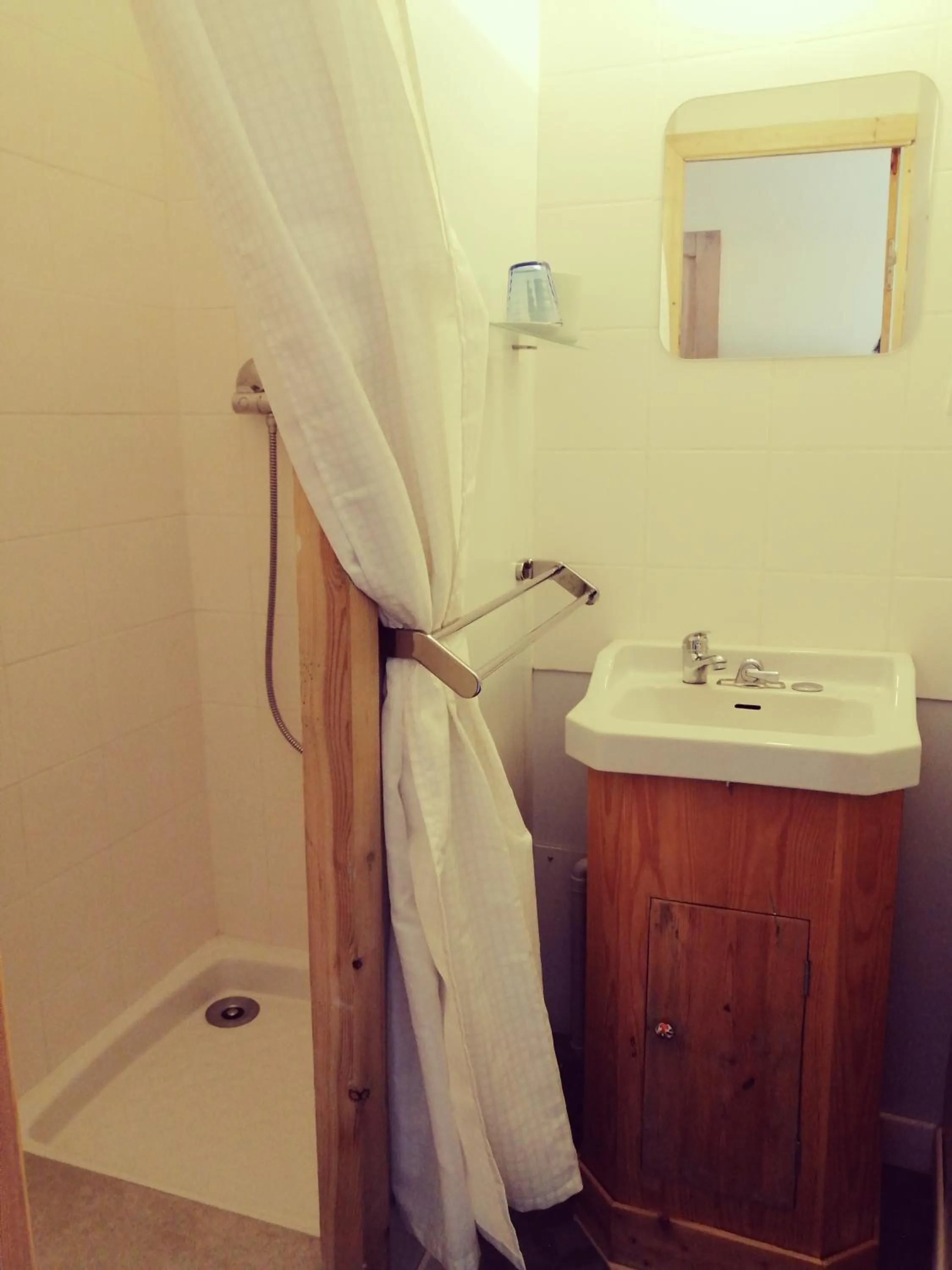 File dans ta chambre !