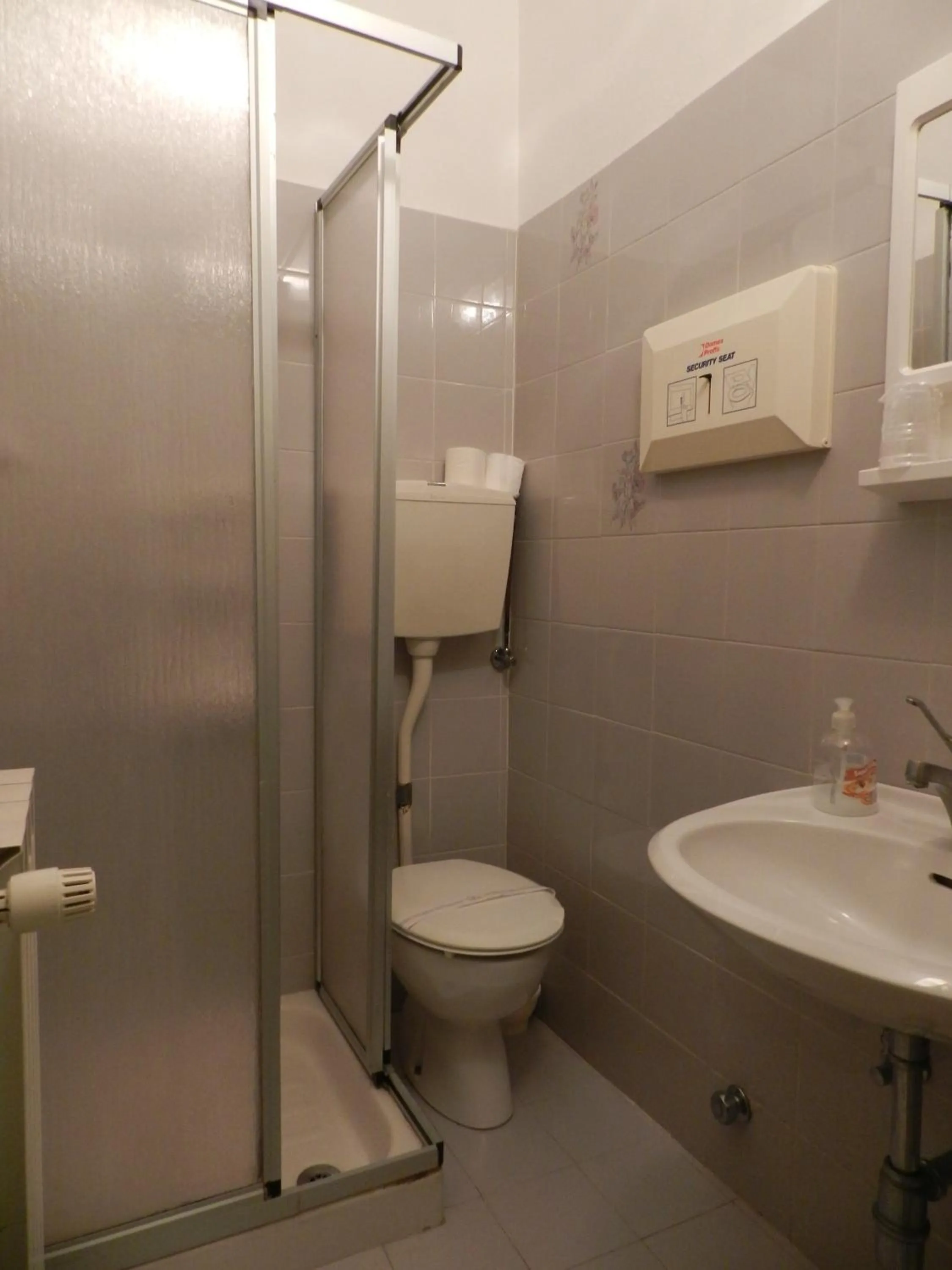 Bathroom in Albergo Ristorante Villa Svizzera