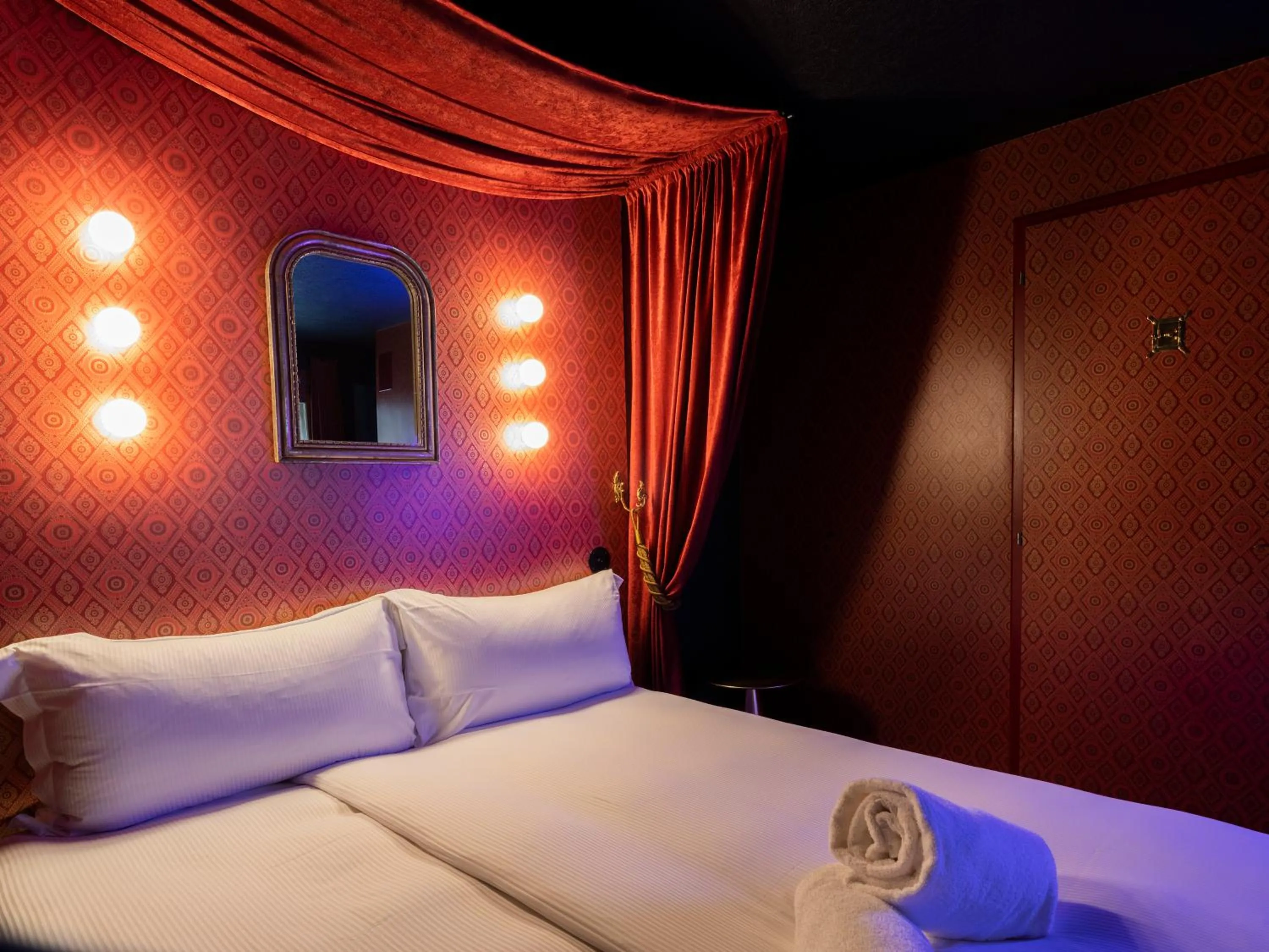 Bed in Peanut Medieval Lodge