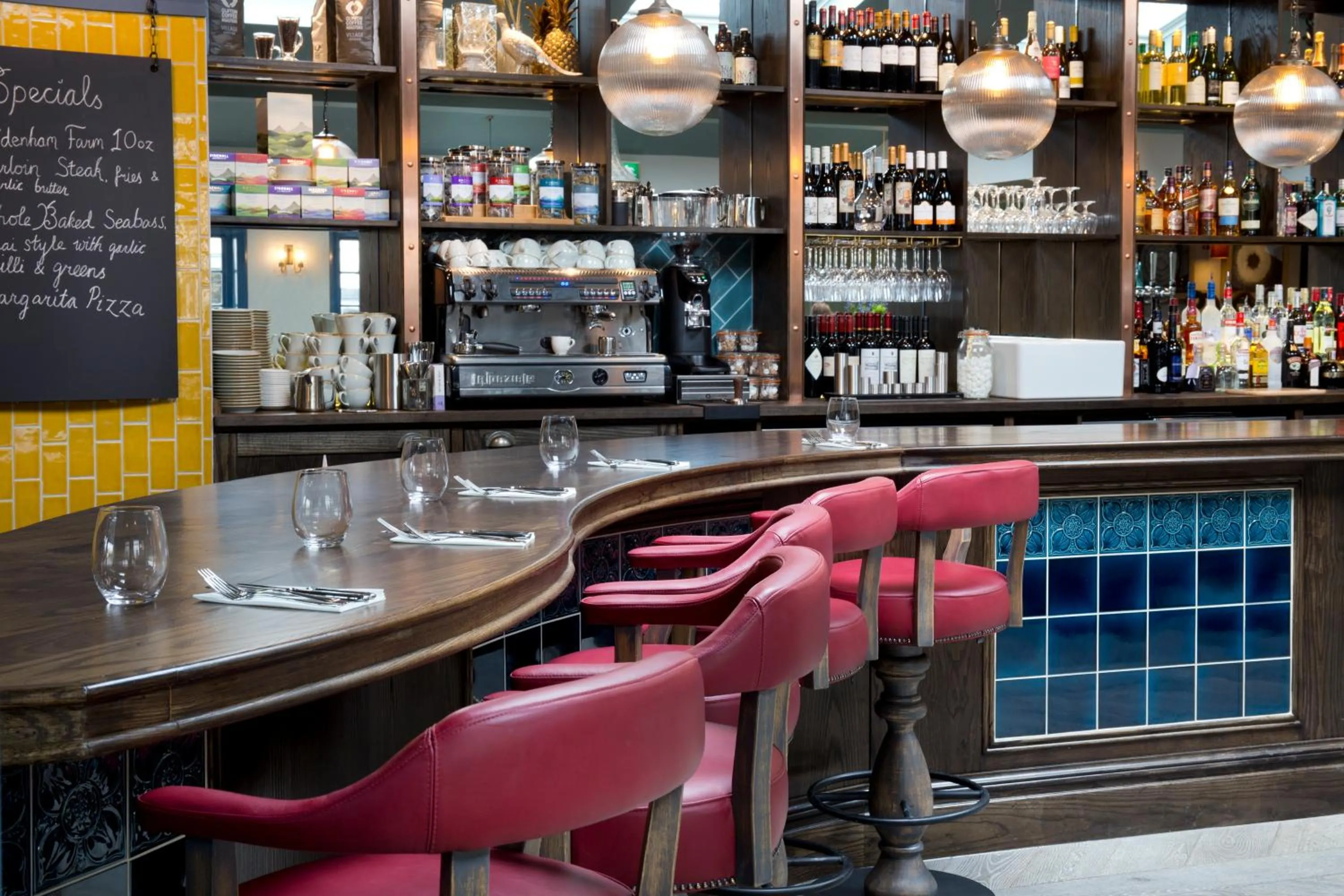 Lounge or bar in The Sheep on Sheep Street Hotel