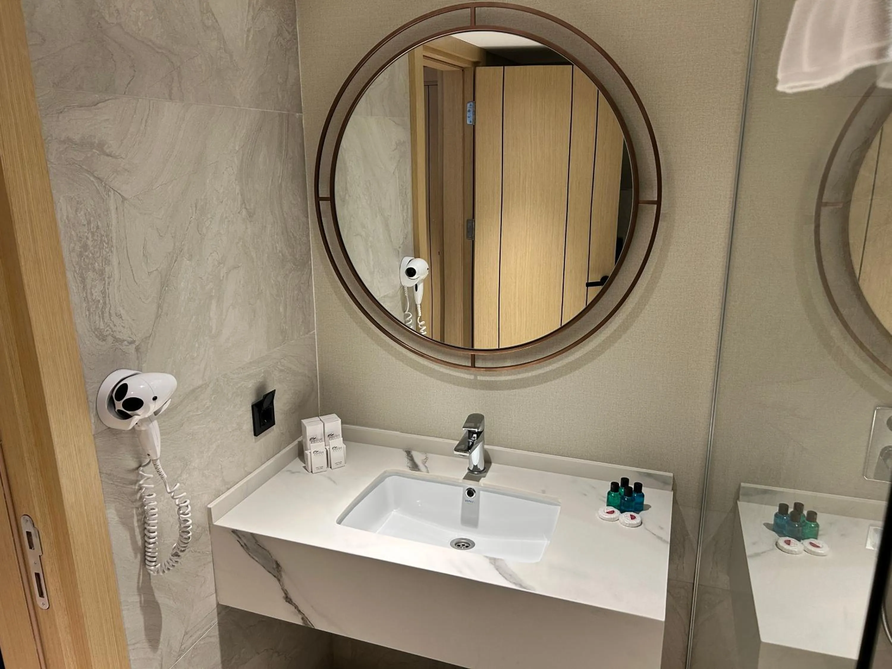 Bathroom in Buyuk Saruhan Hotel