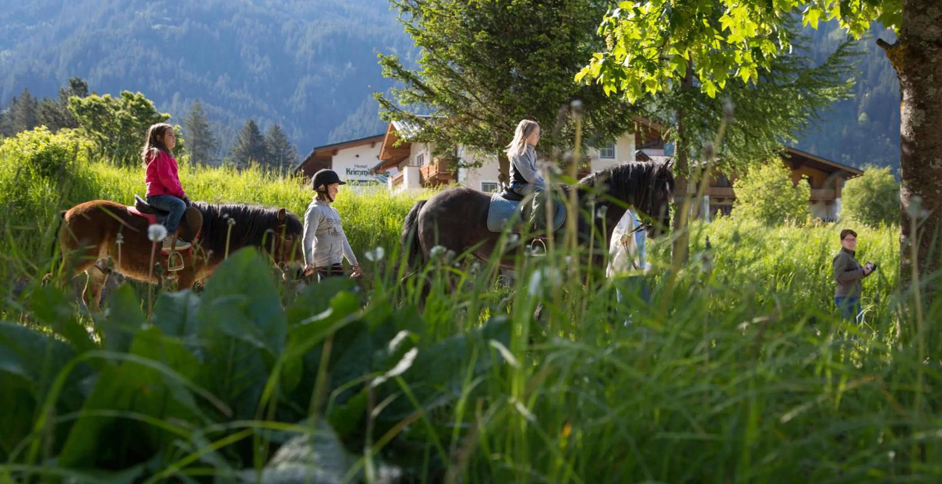 People in Hotel Krimmlerfälle