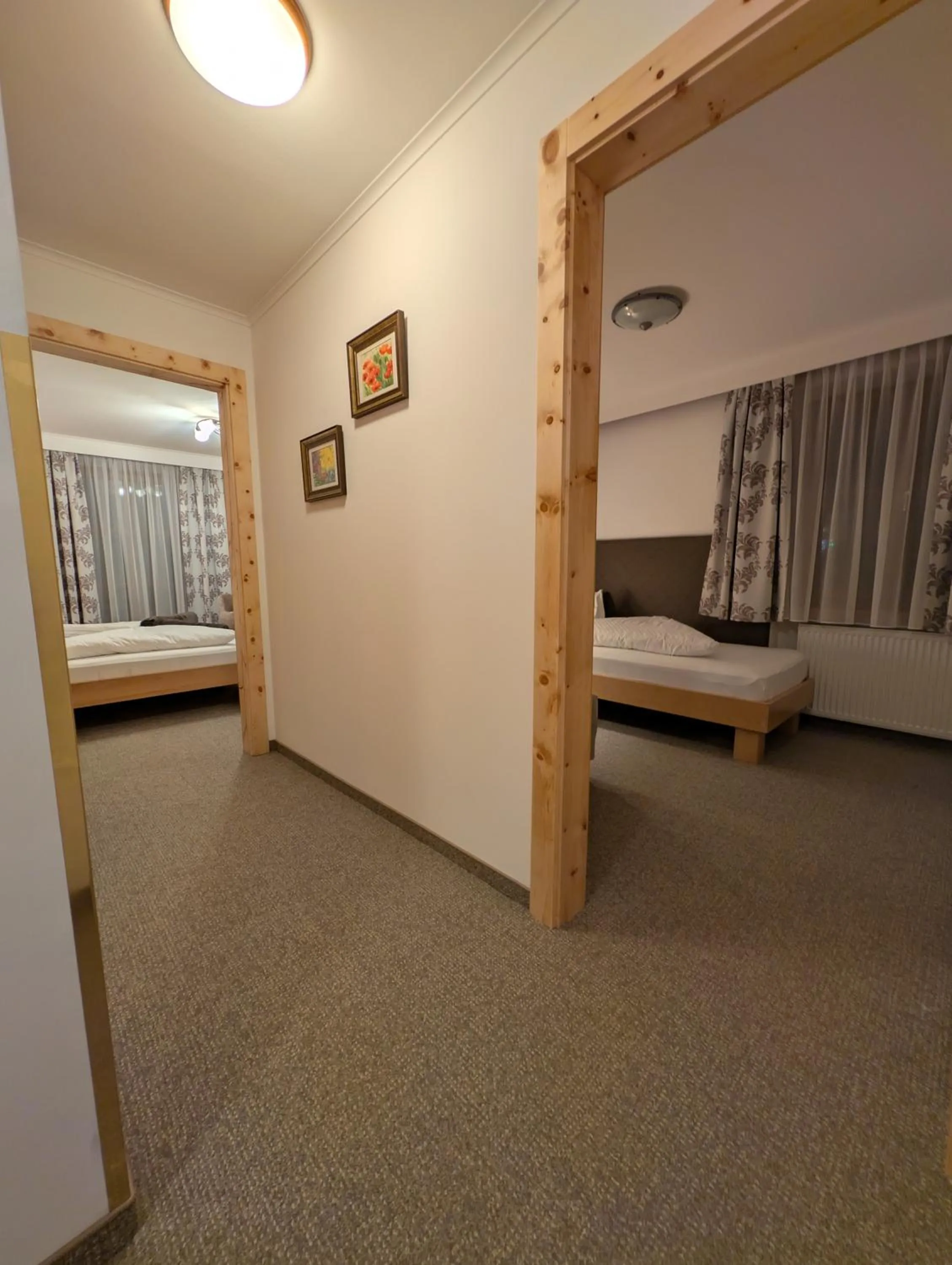 Photo of the whole room, Bed in Hotel Krimmlerfälle