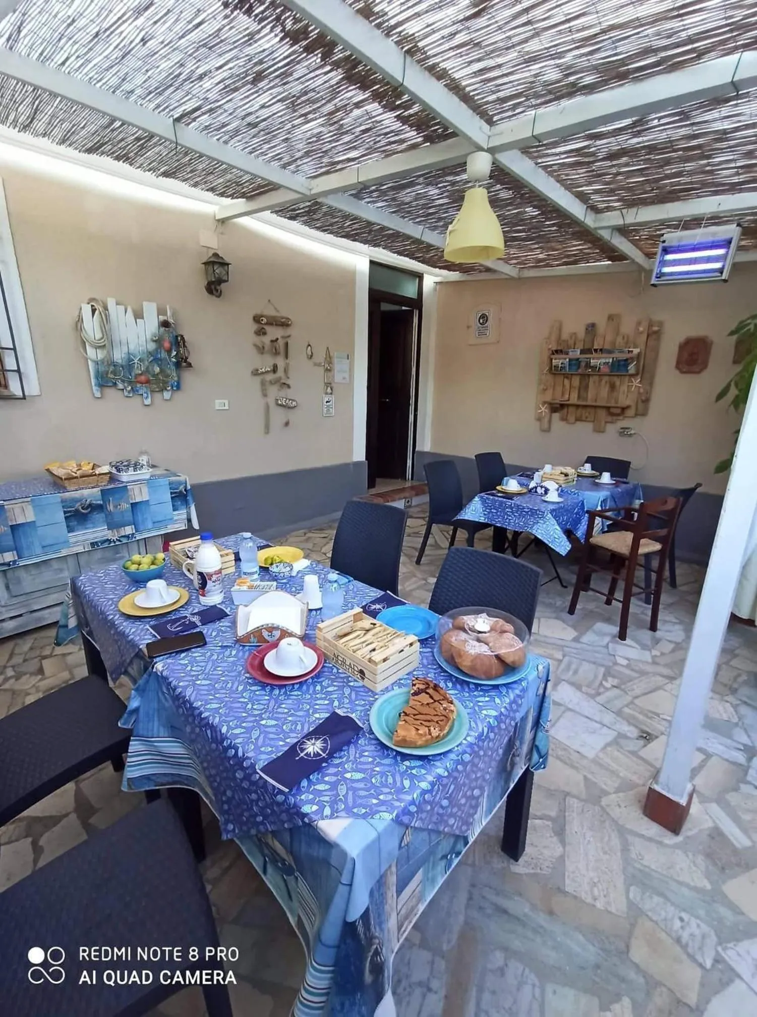 Restaurant/places to eat in B&B Aurora's House