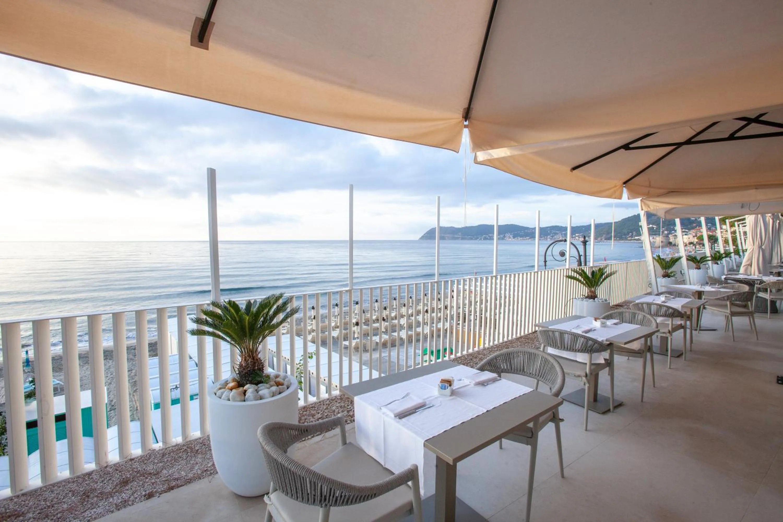 Restaurant/places to eat in Diana Grand Hotel