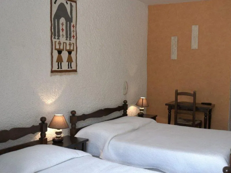 Twin Room in Hôtel le Colibri