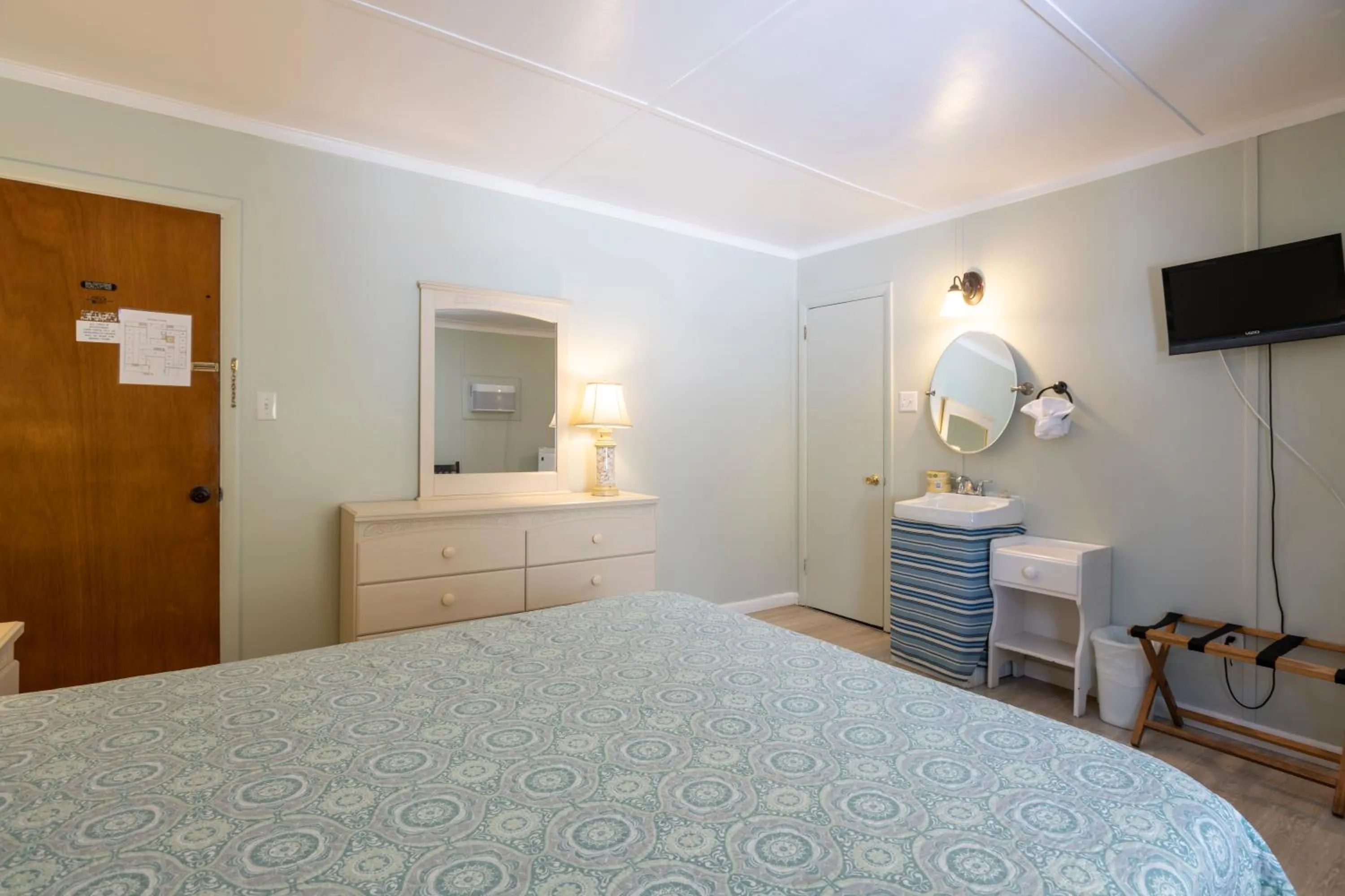 Bed in Blackbeard's Lodge