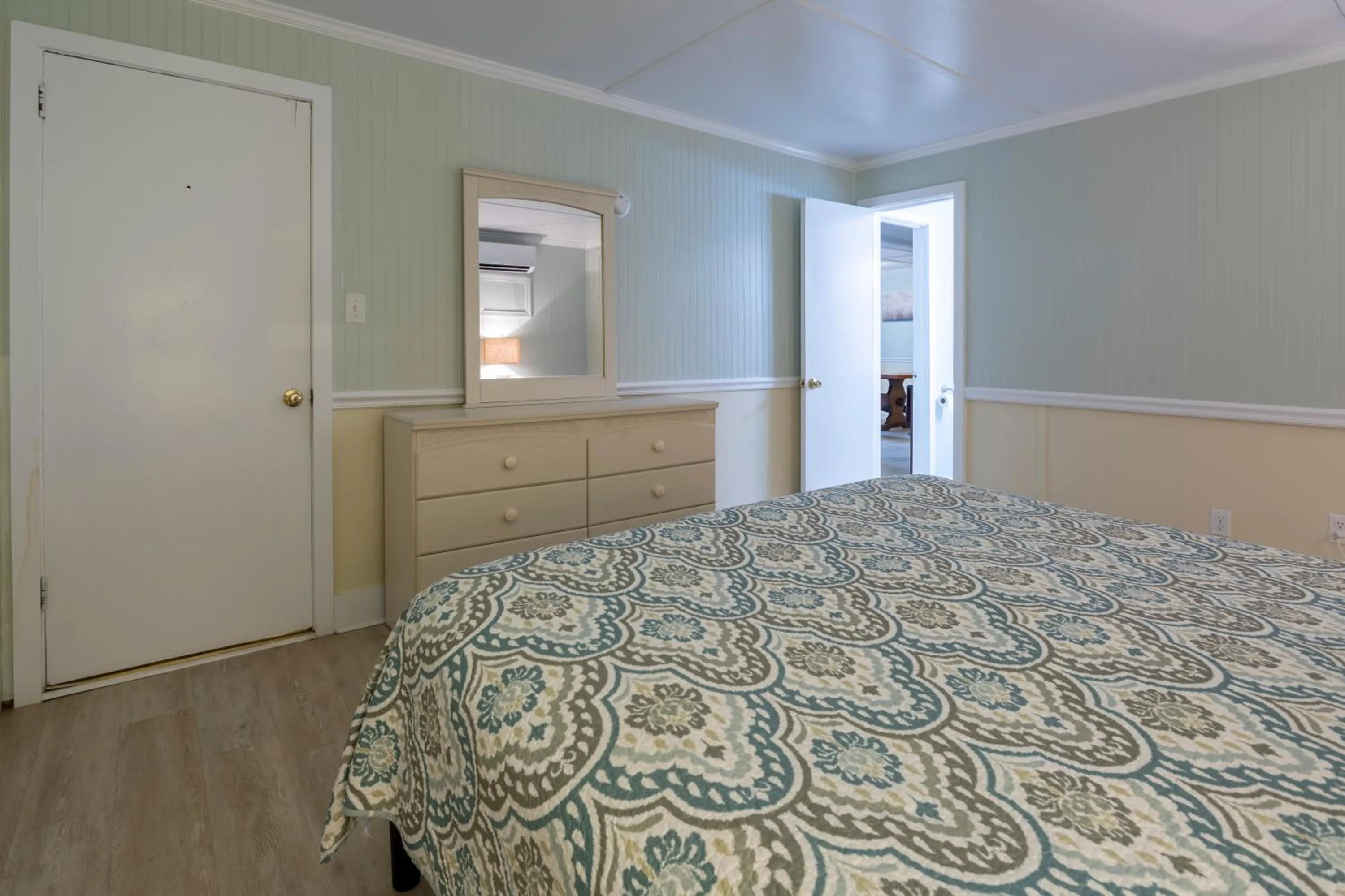 Bed in Blackbeard's Lodge