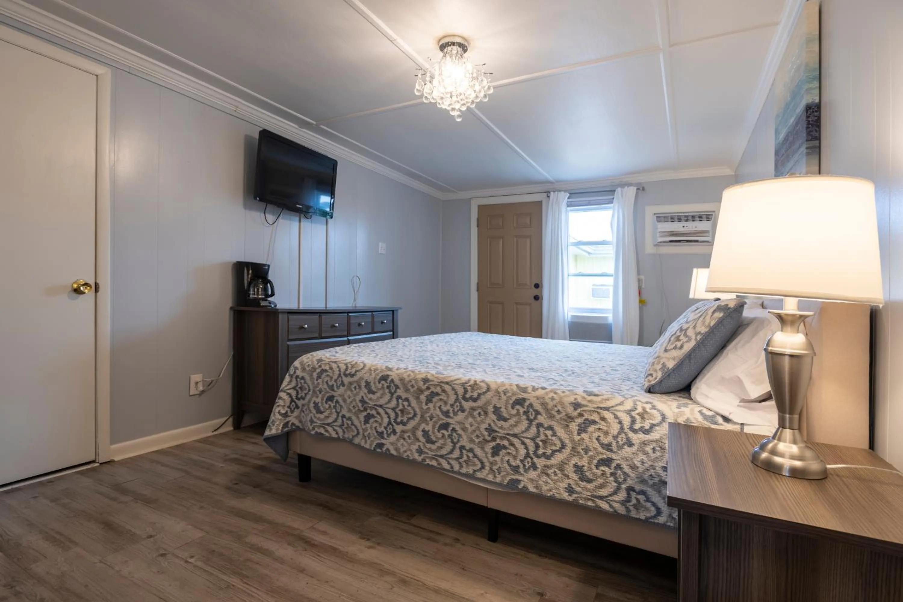 Bed in Blackbeard's Lodge