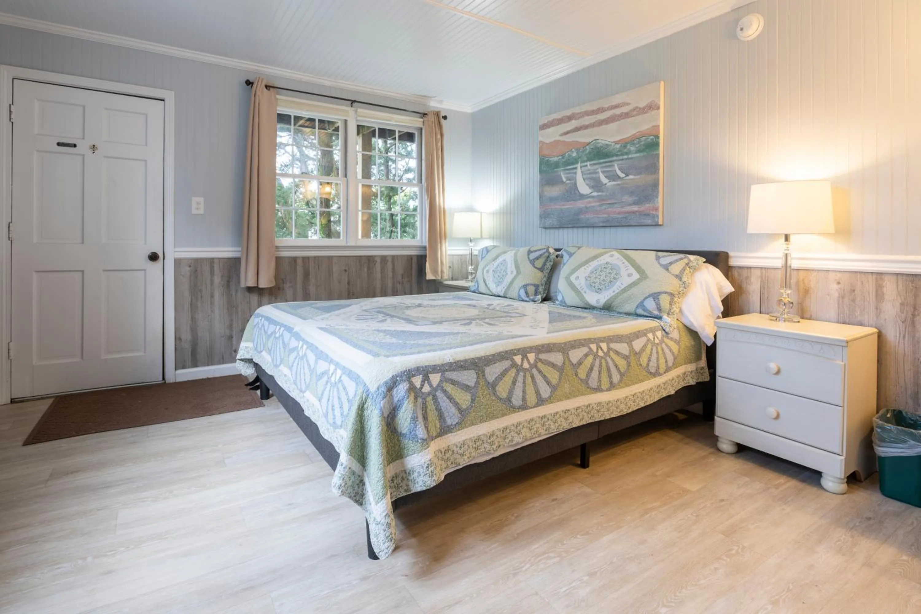 Bed in Blackbeard's Lodge