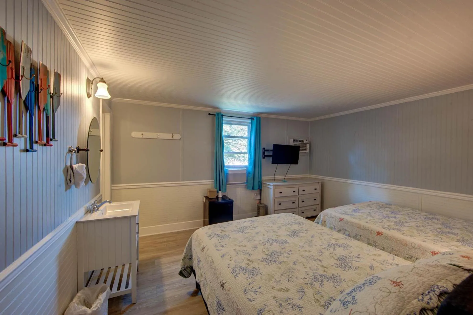 Bed in Blackbeard's Lodge