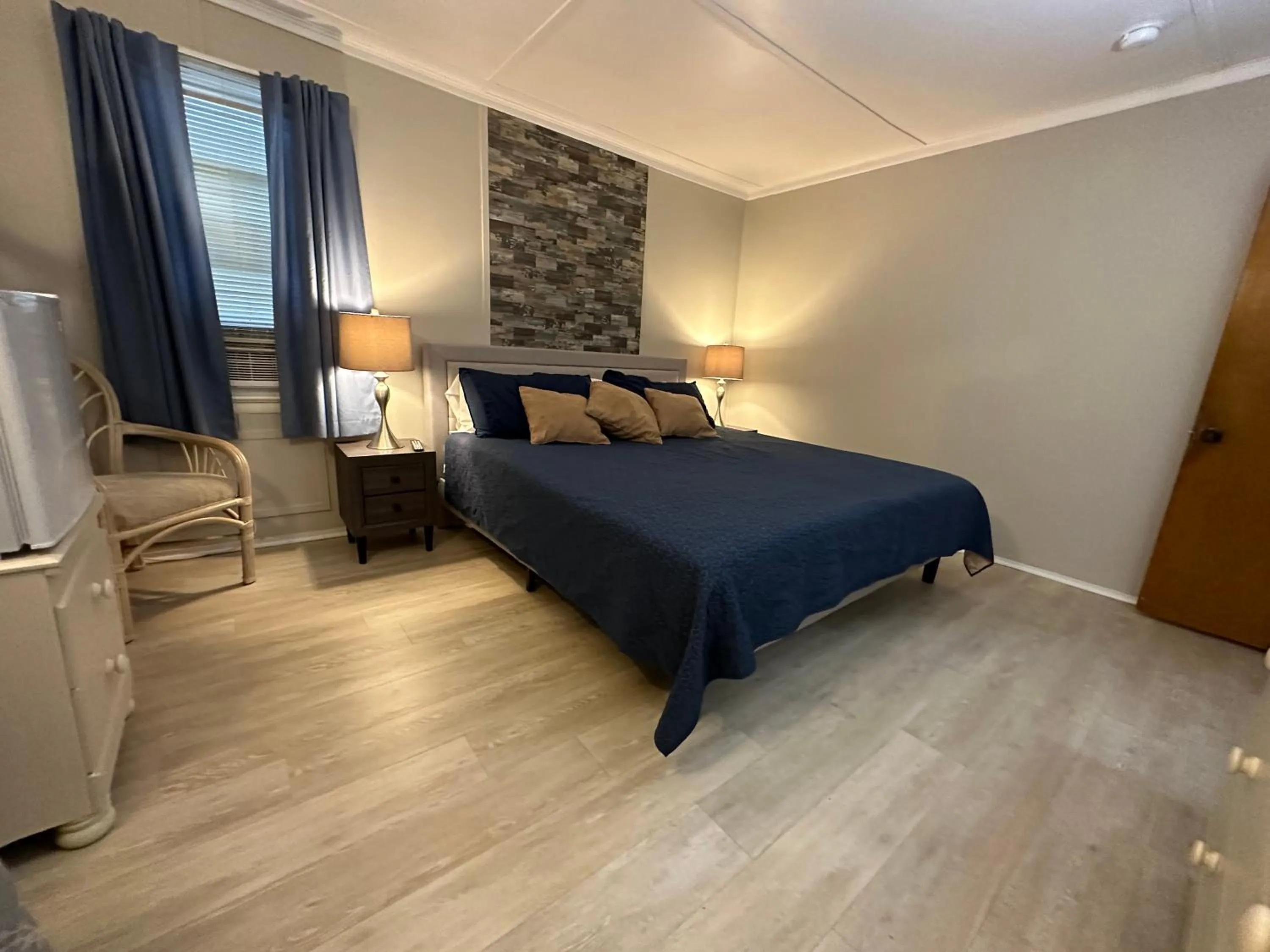 Bedroom, Bed in Blackbeard's Lodge