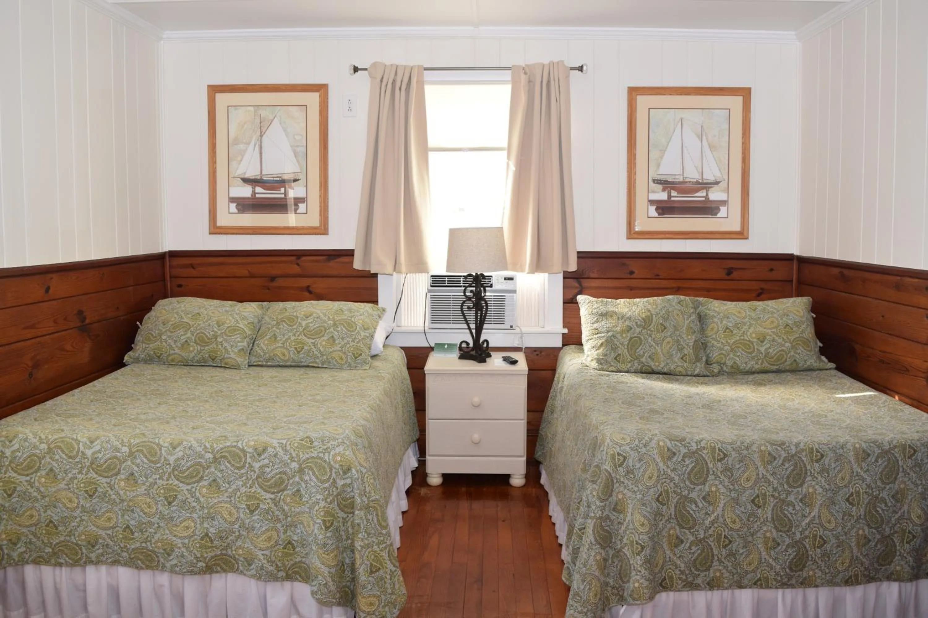 Bed in Blackbeard's Lodge