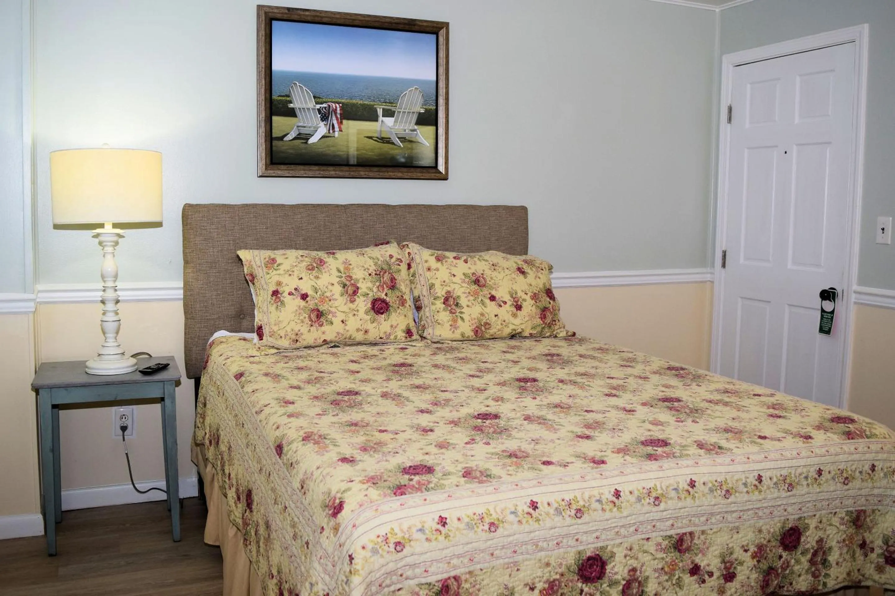 Bed in Blackbeard's Lodge