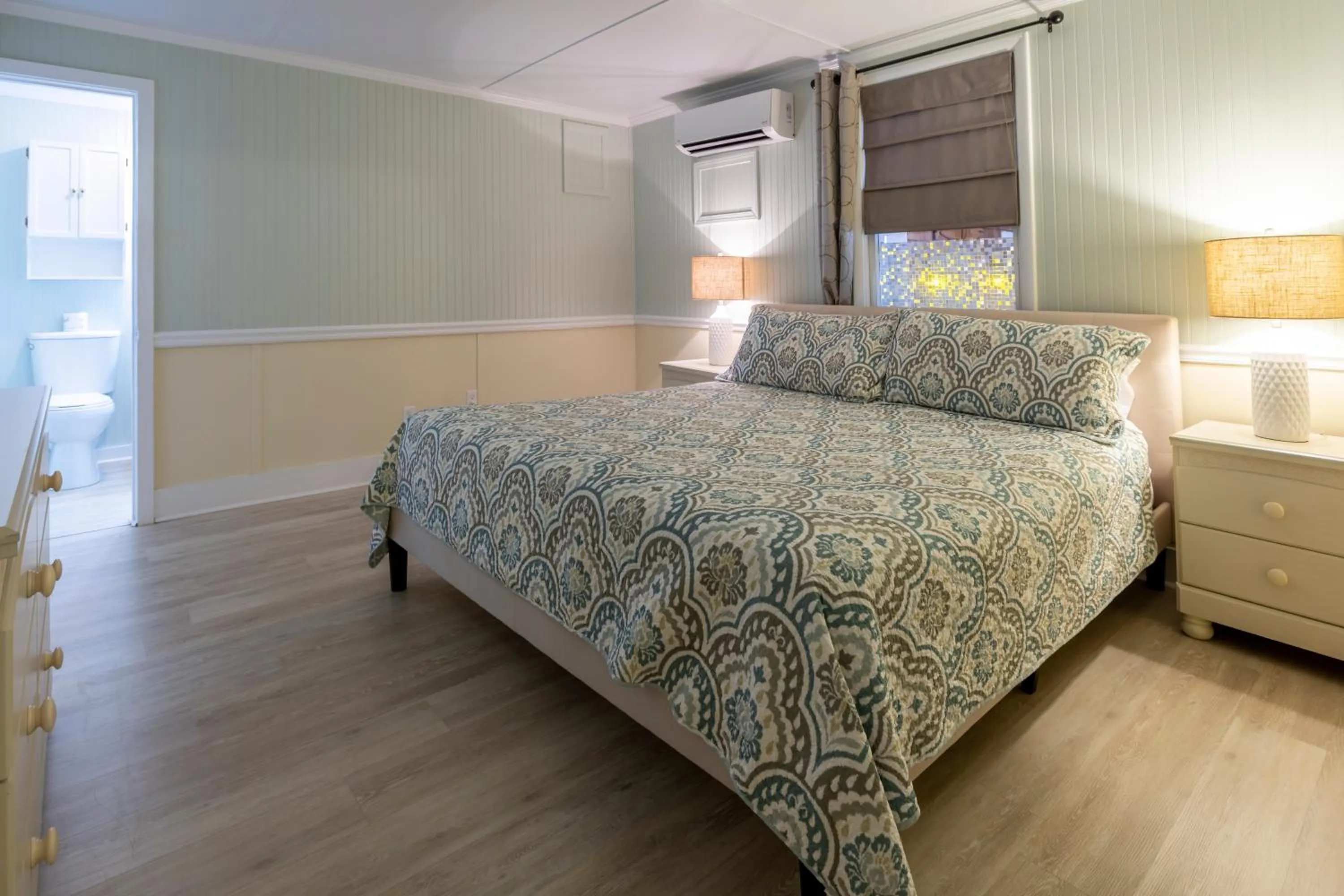 Bed in Blackbeard's Lodge