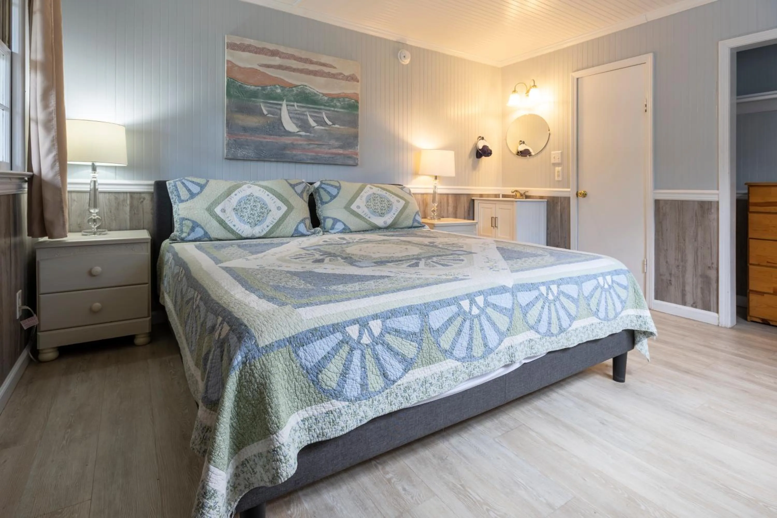 Bed in Blackbeard's Lodge