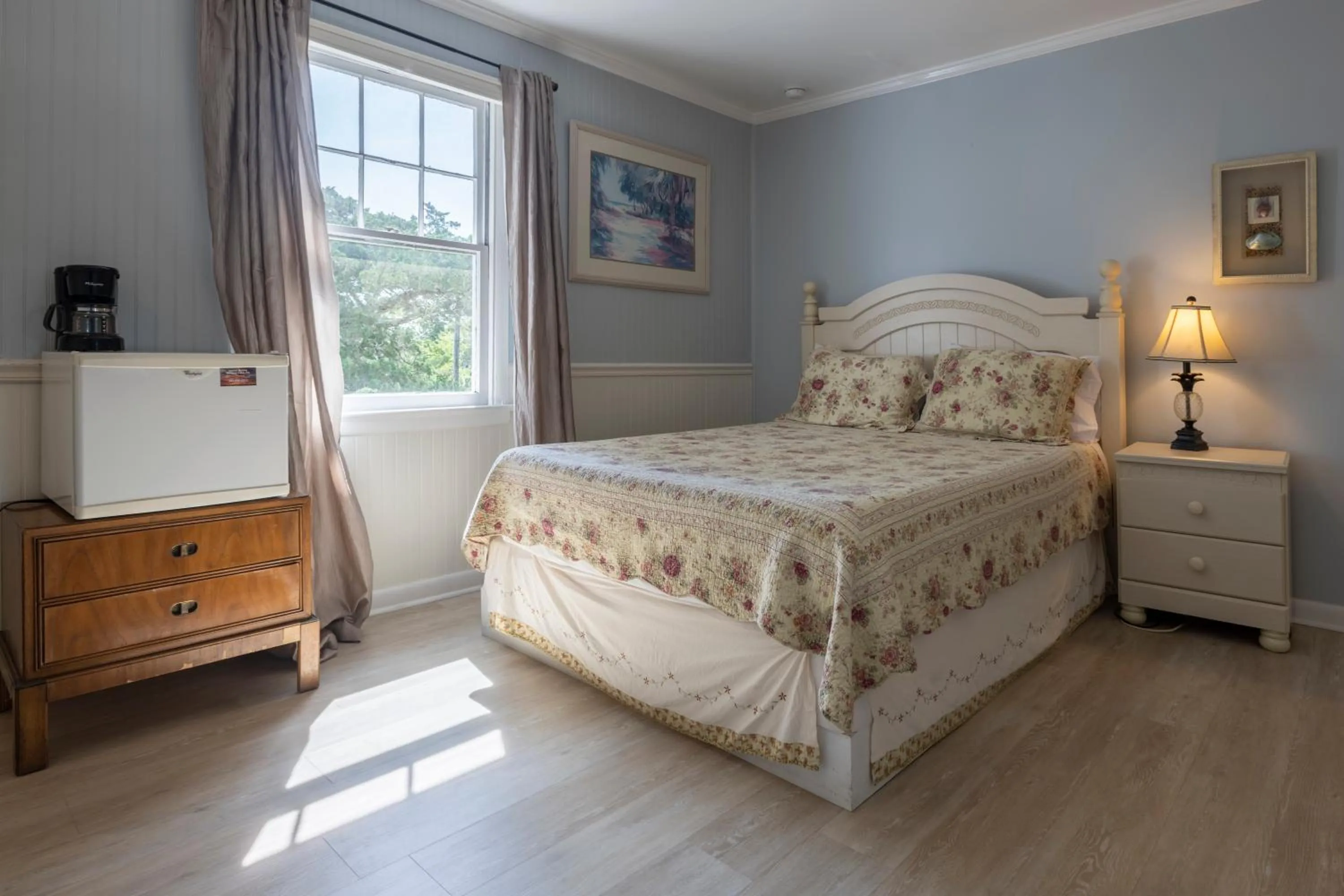 Bed in Blackbeard's Lodge