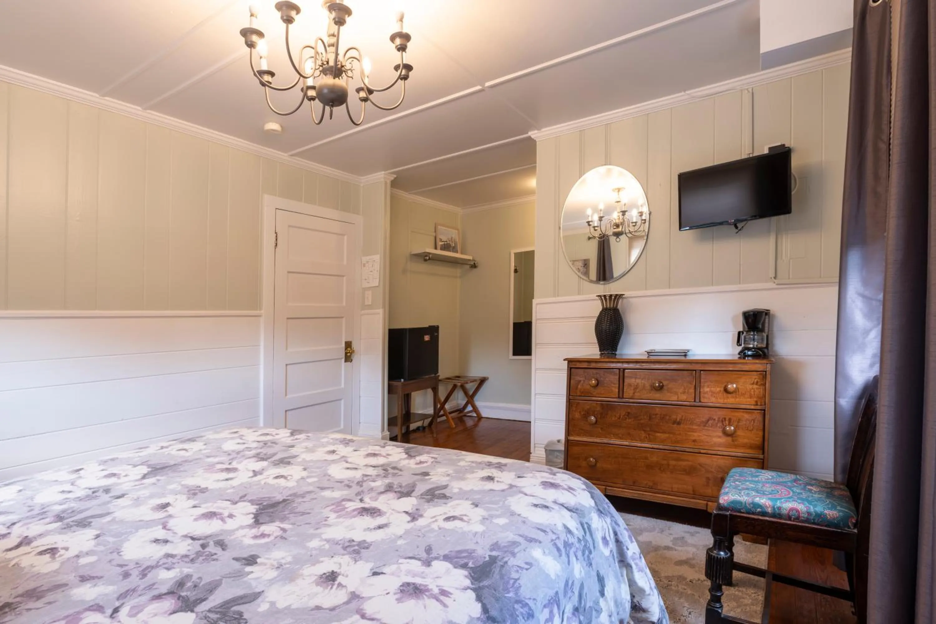 Bed in Blackbeard's Lodge