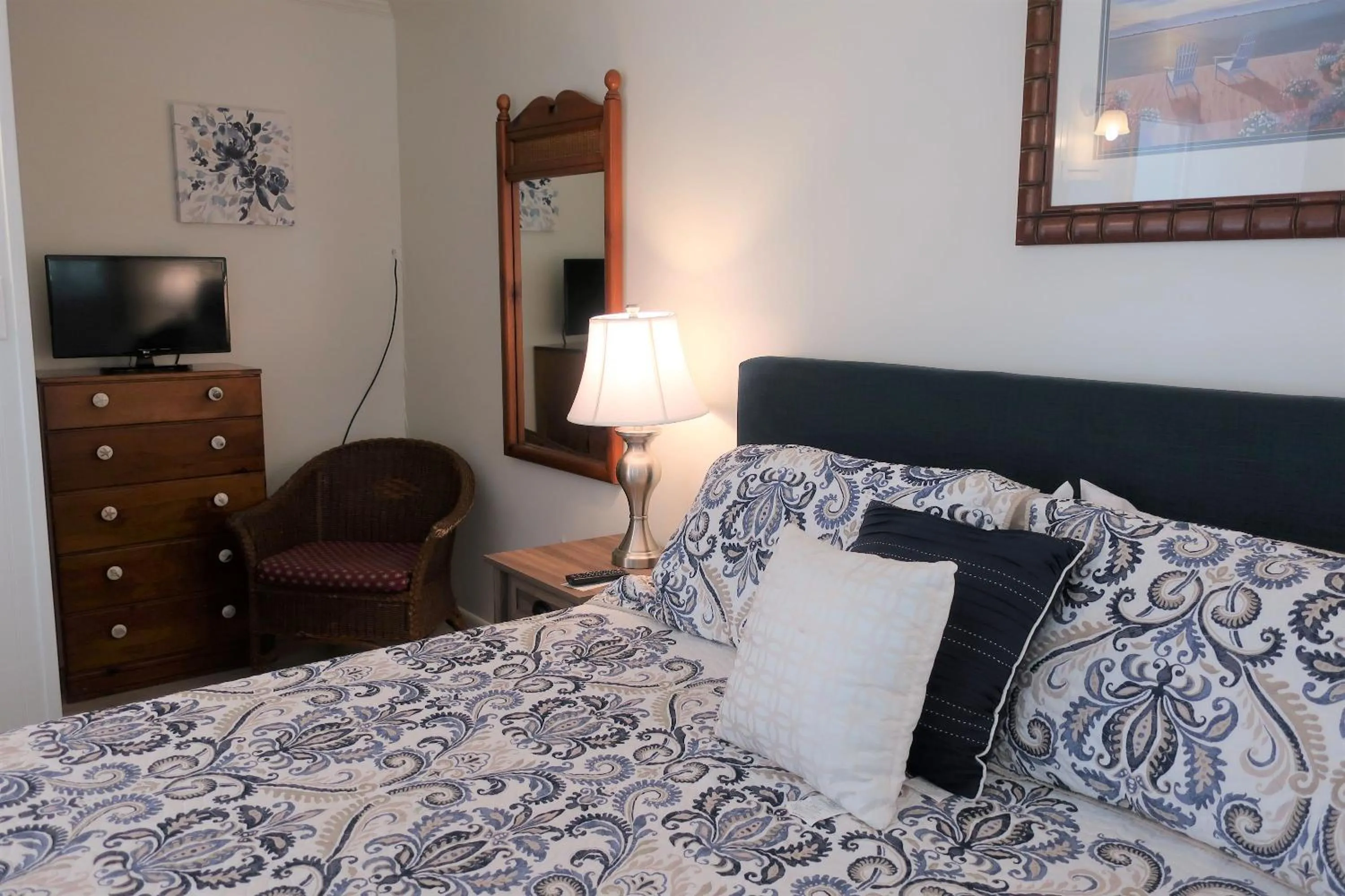 Bed in Blackbeard's Lodge