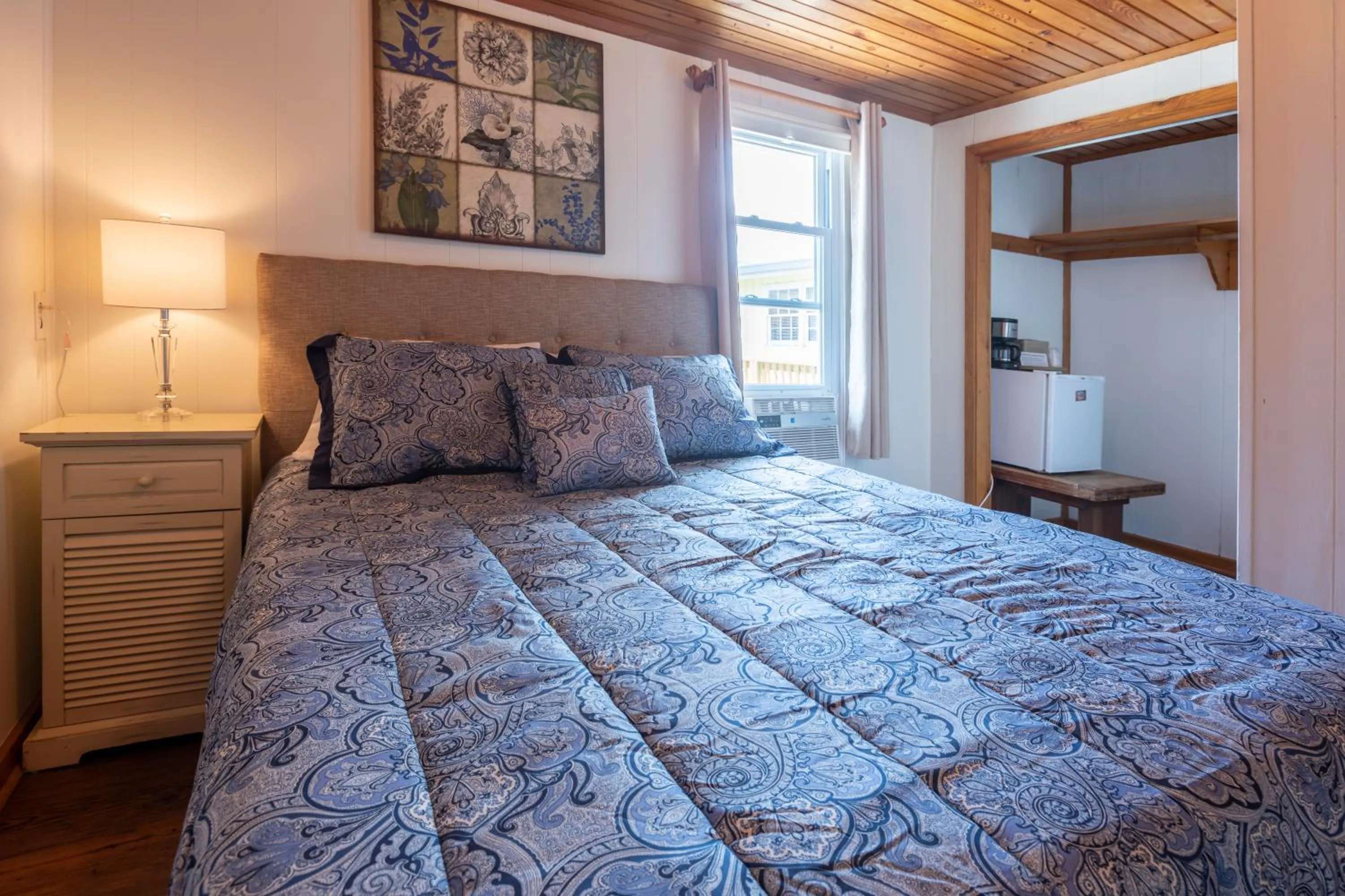 Bed in Blackbeard's Lodge