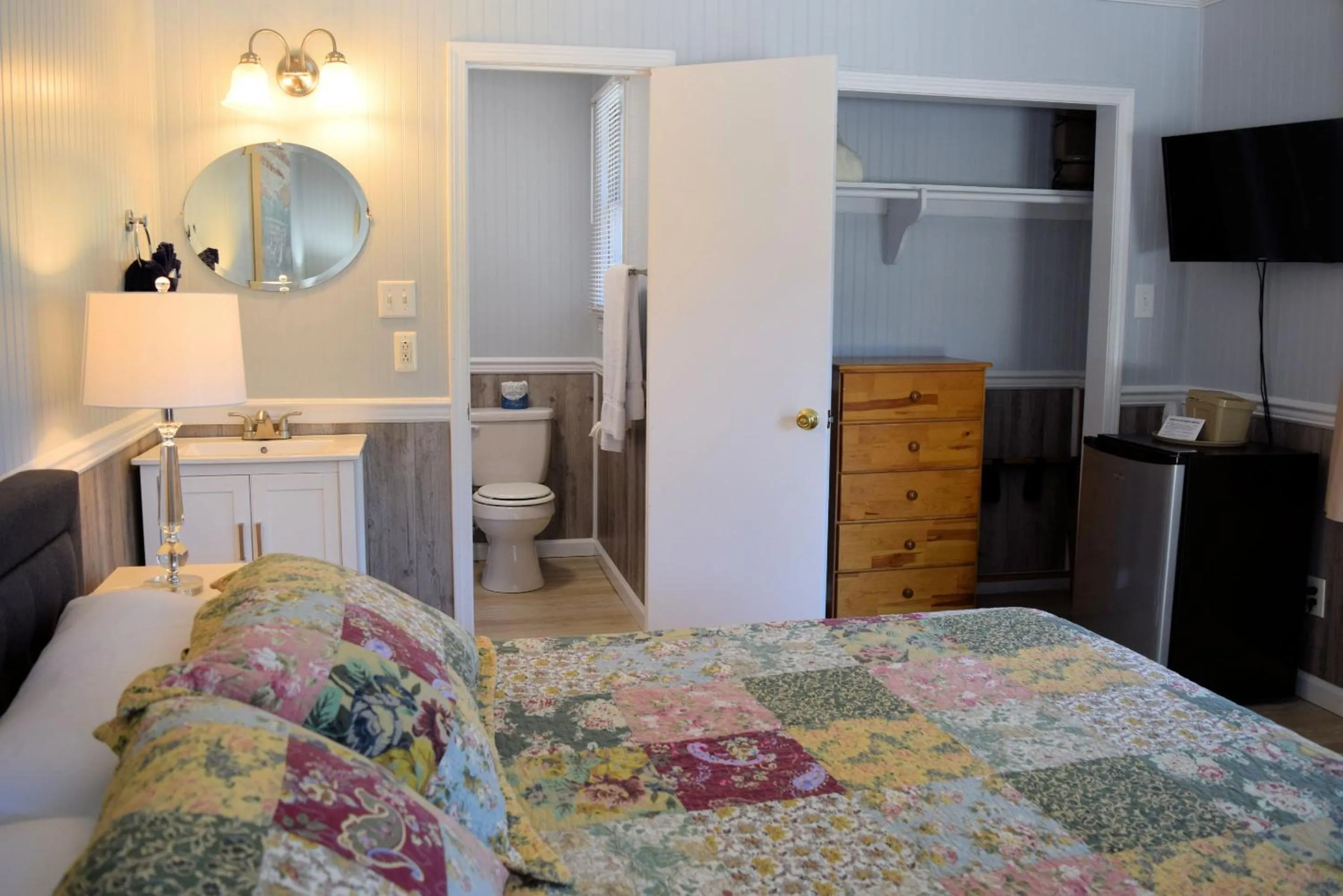 Bed in Blackbeard's Lodge