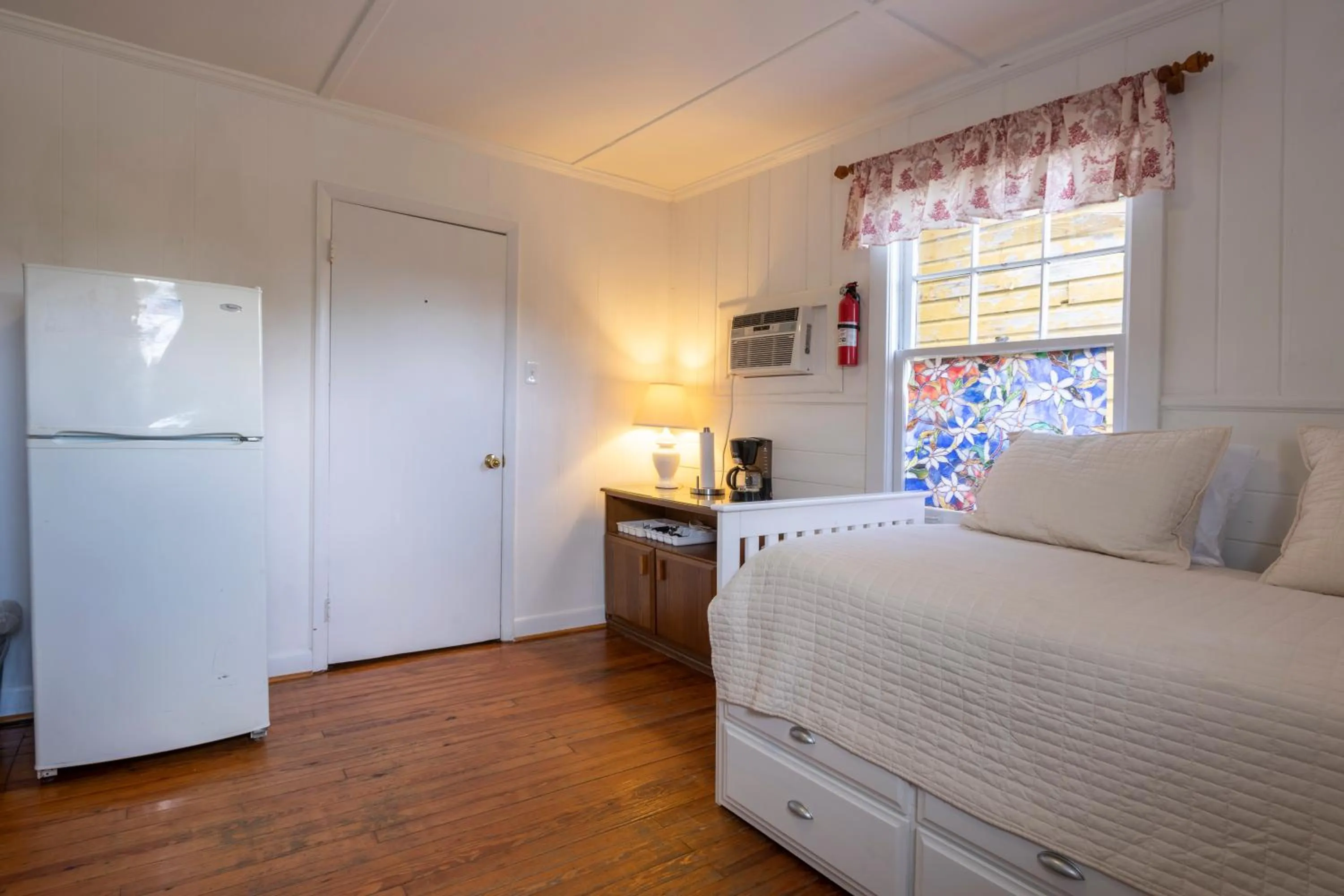 Bed in Blackbeard's Lodge