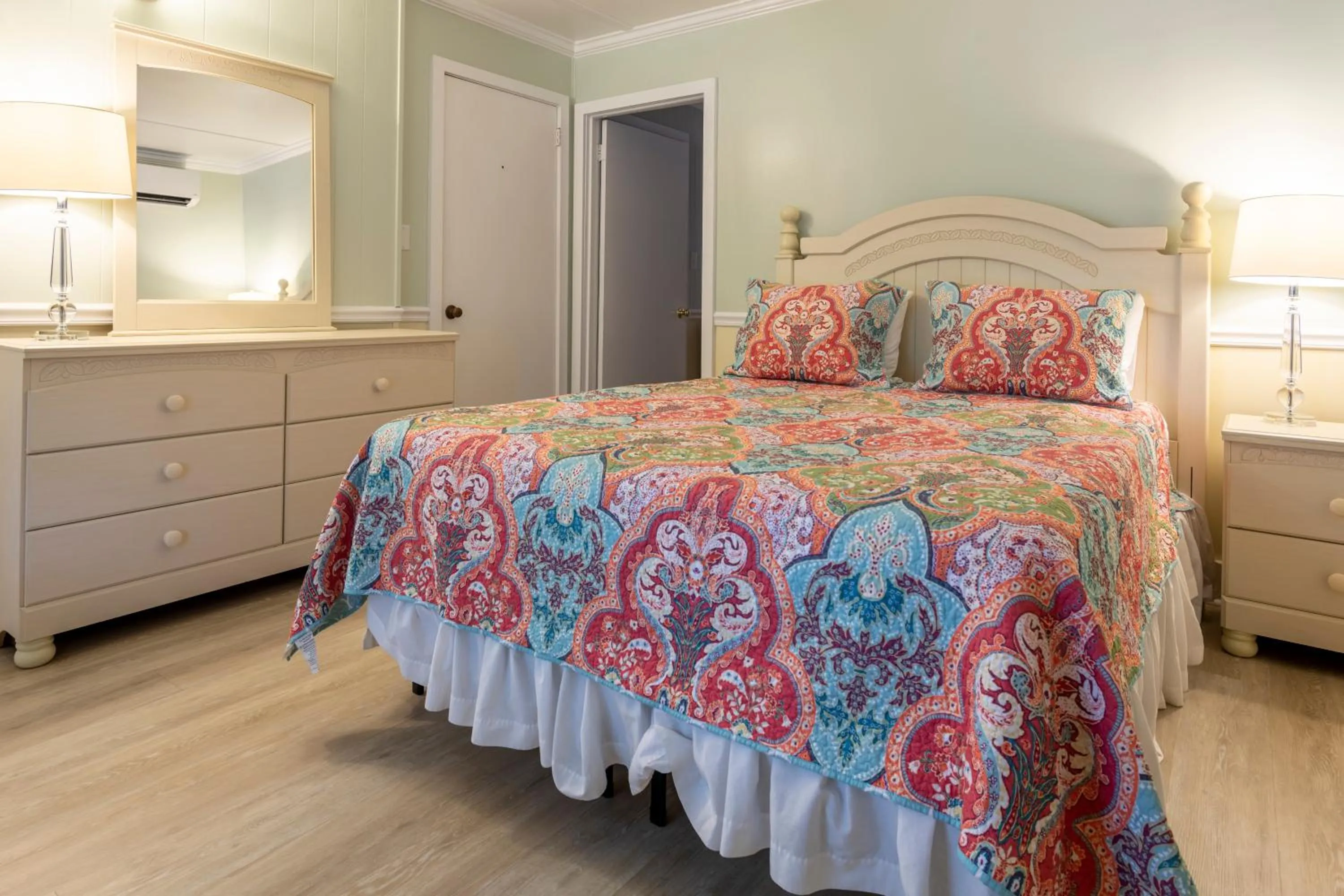 Bed in Blackbeard's Lodge