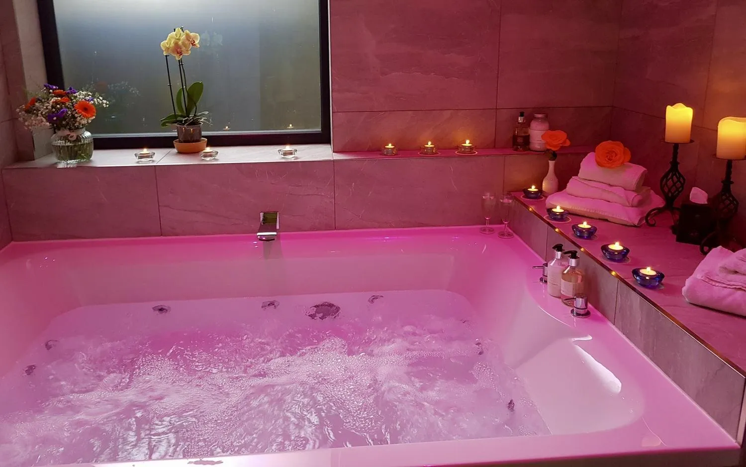 Hot Tub in Lymestone Boutique Accommodation
