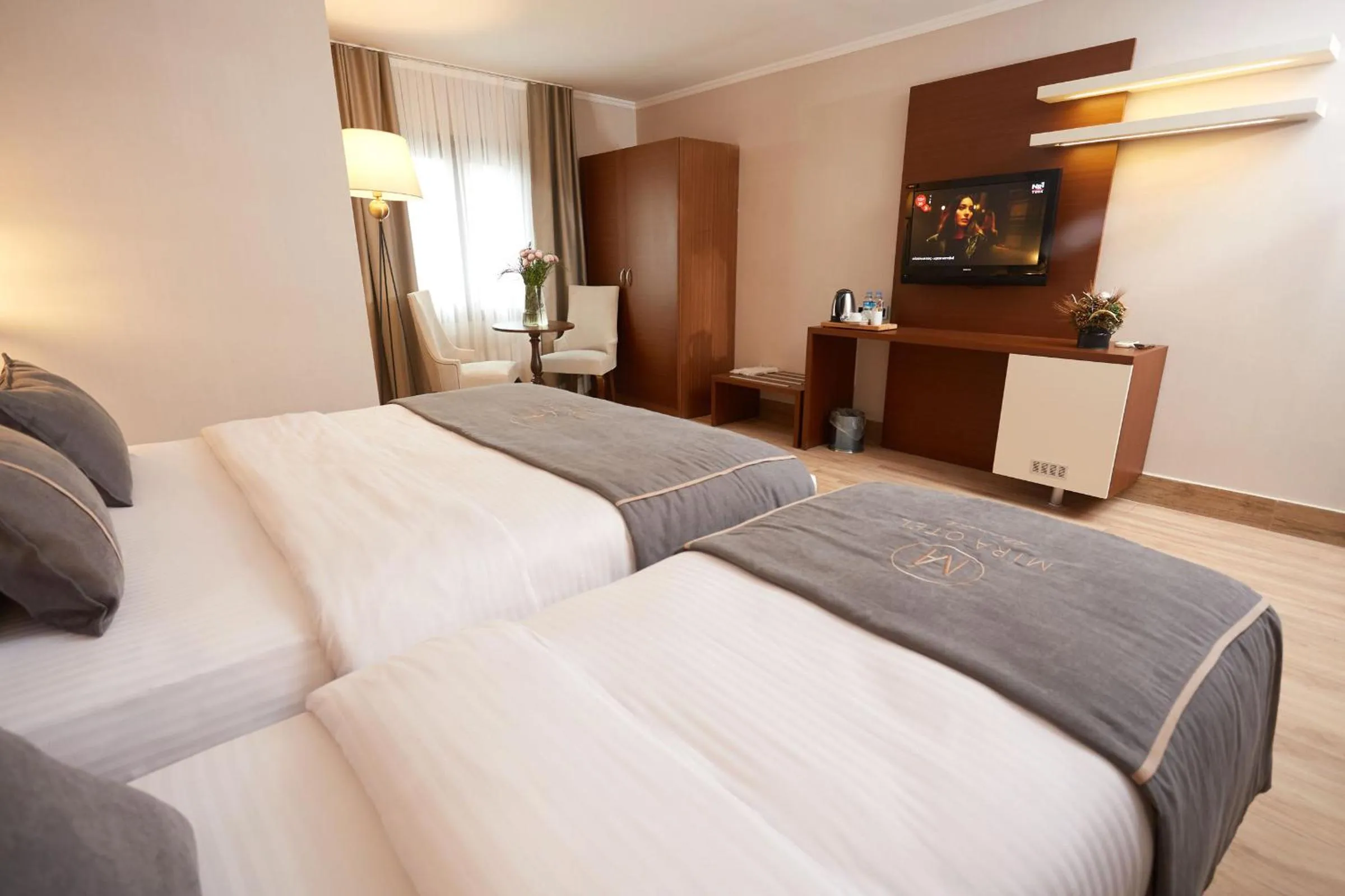 Photo of the whole room, Bed in Mira Otel Alsancak