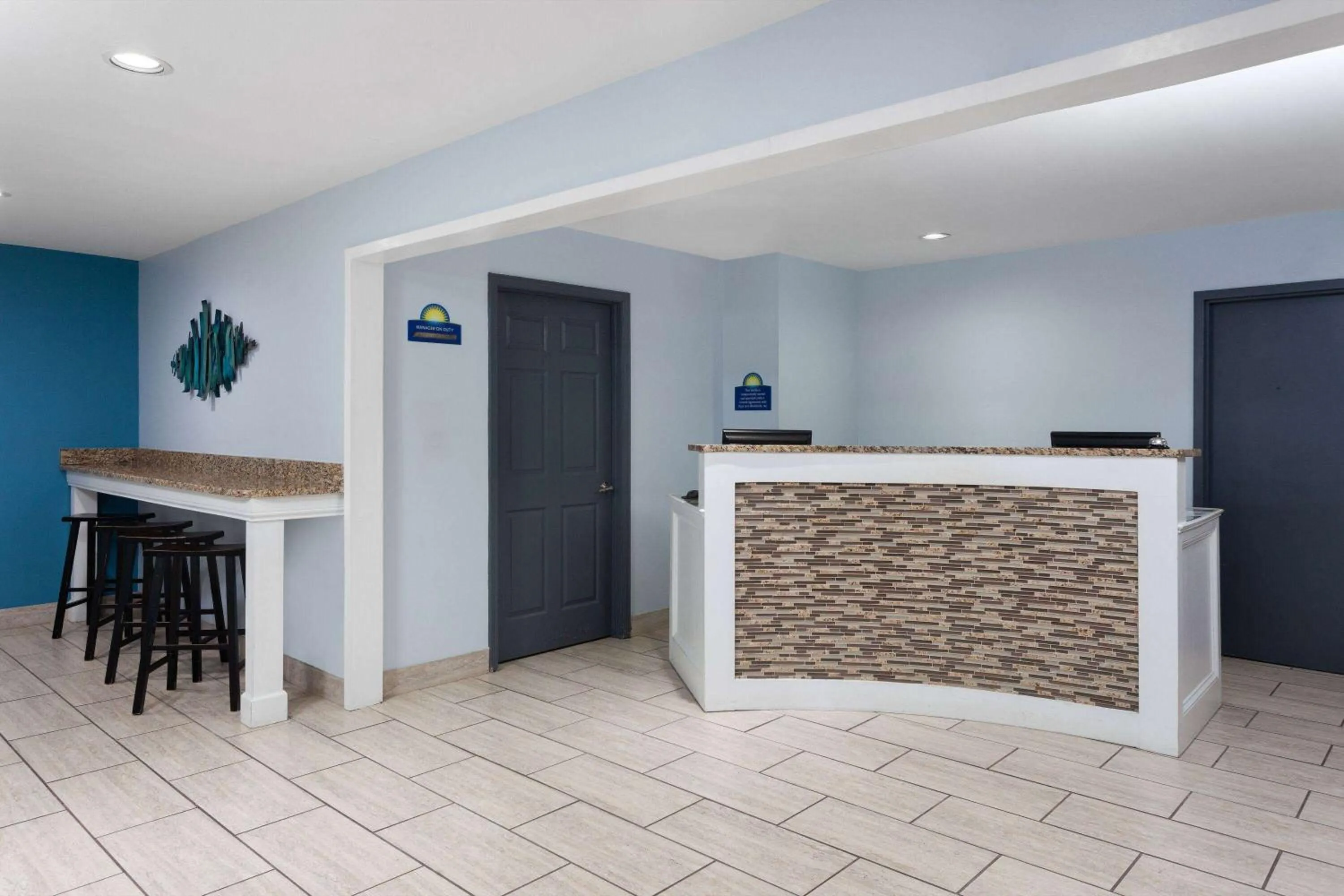 Lobby or reception in Days Inn & Suites by Wyndham Sellersburg