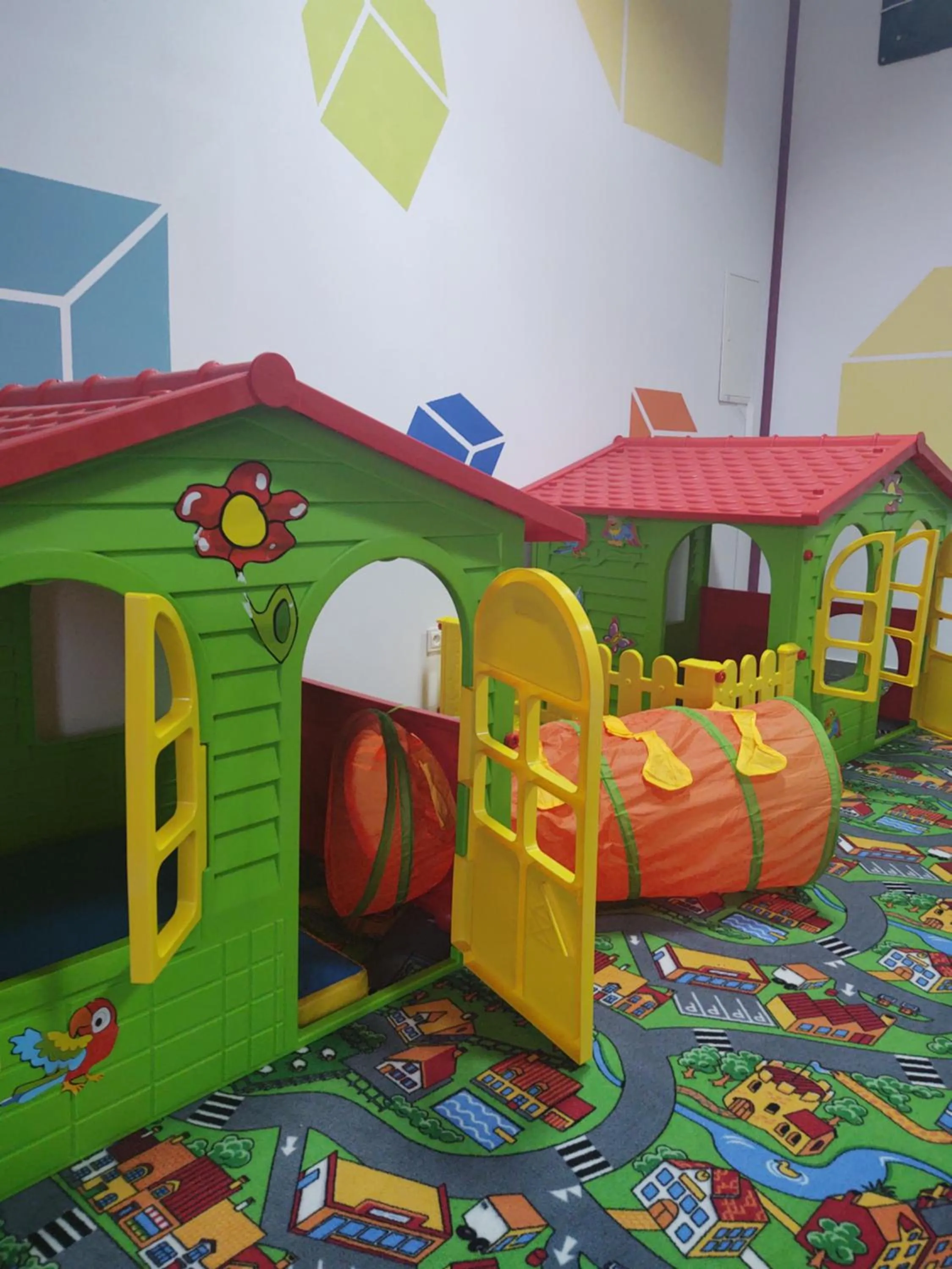 Children play ground in Mazurska Chata jezioro i aquapark 6 min, centrum i promenada 12 min