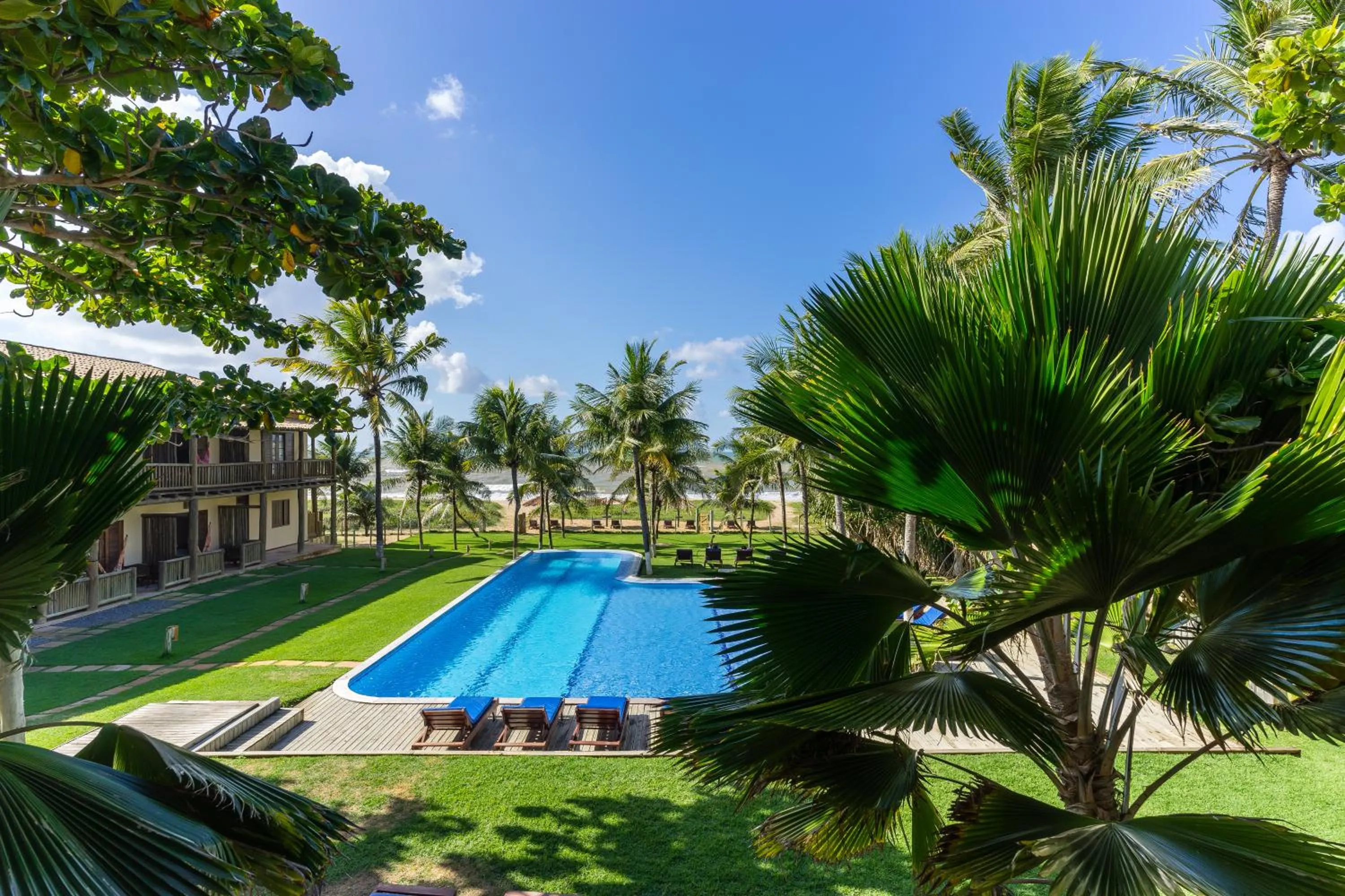 Pool view in Pousada Praia das Ondas - Pé na areia