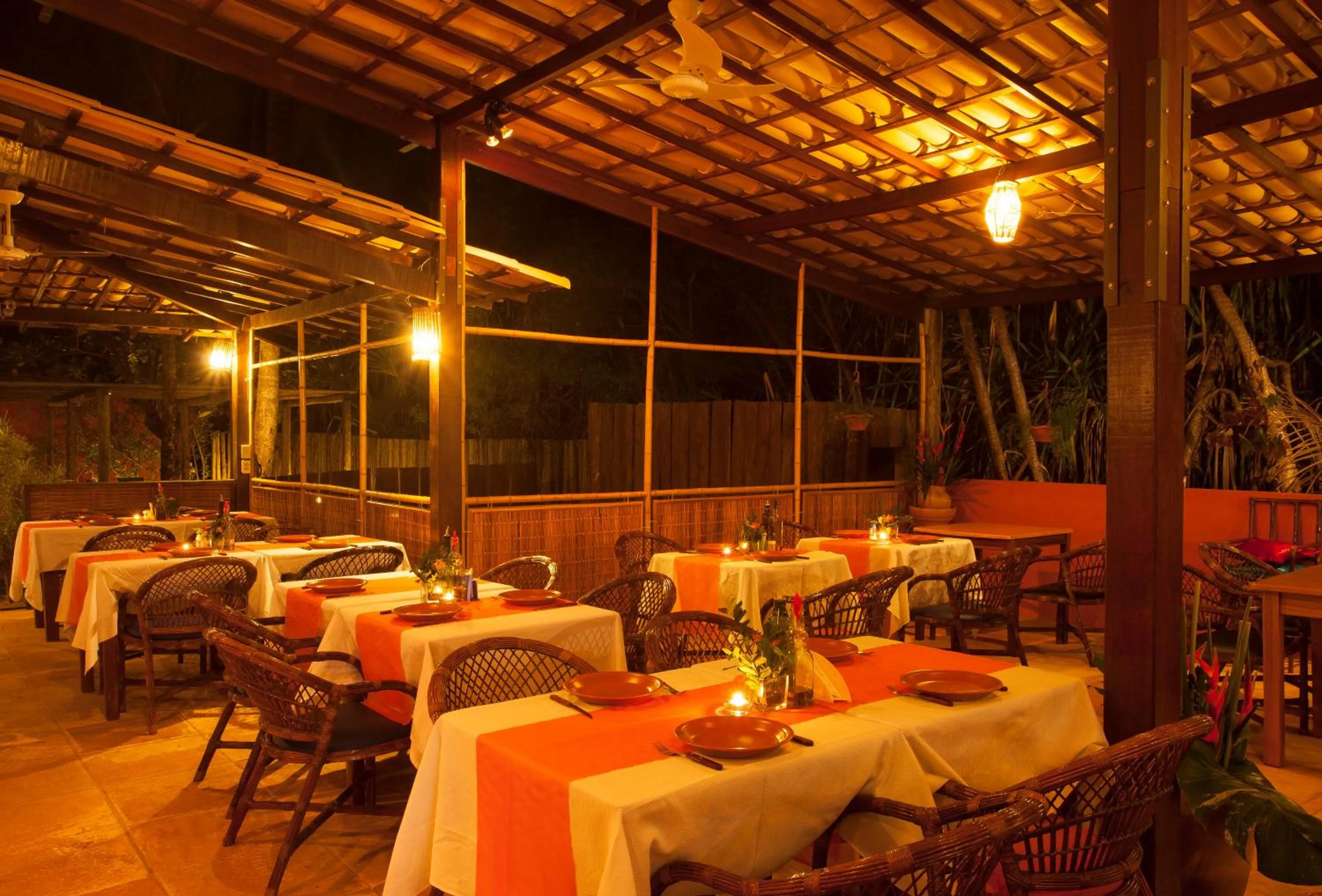 Restaurant/places to eat in Pousada Praia das Ondas - Pé na areia