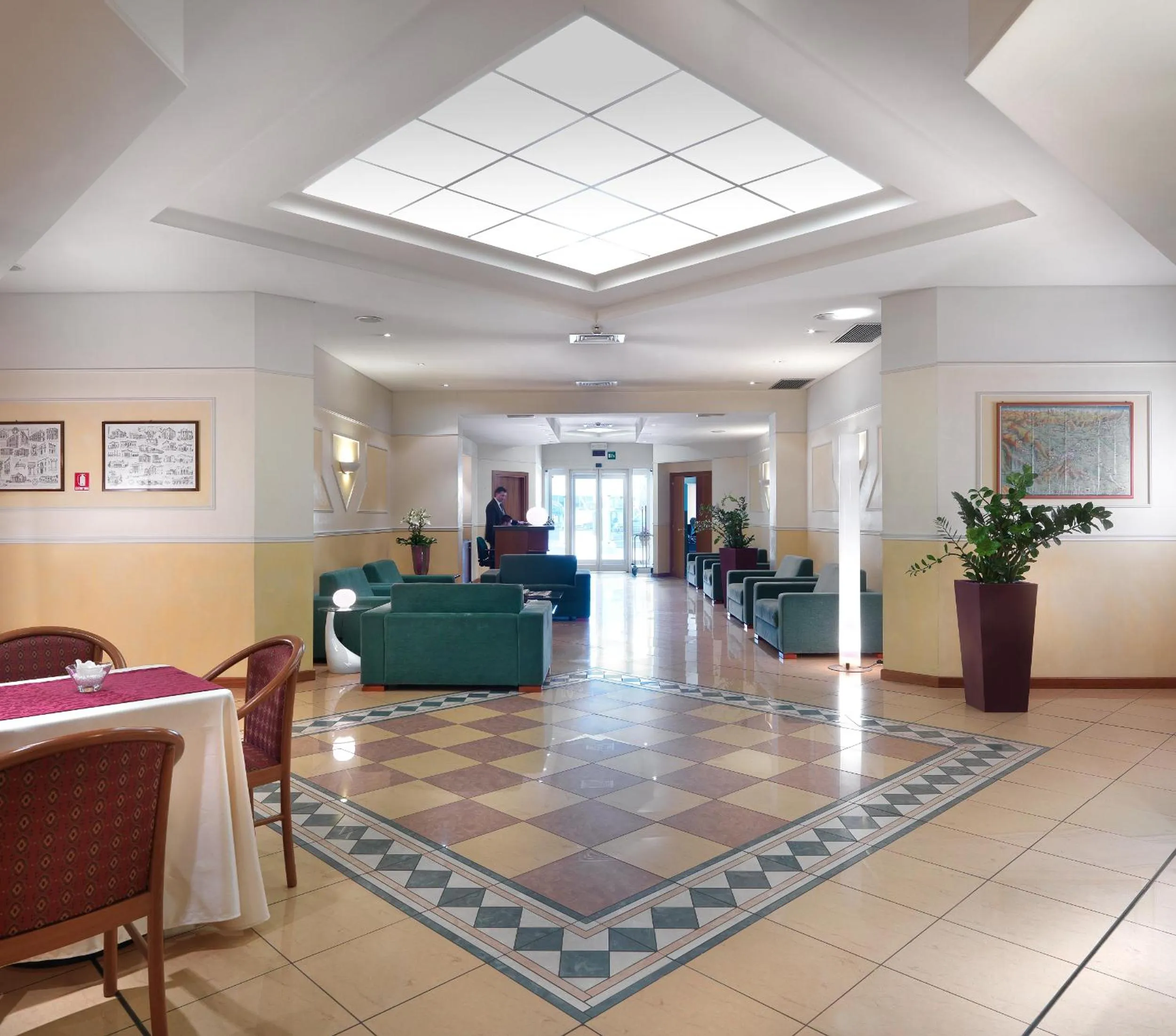 Seating area in Piramidi Hotel