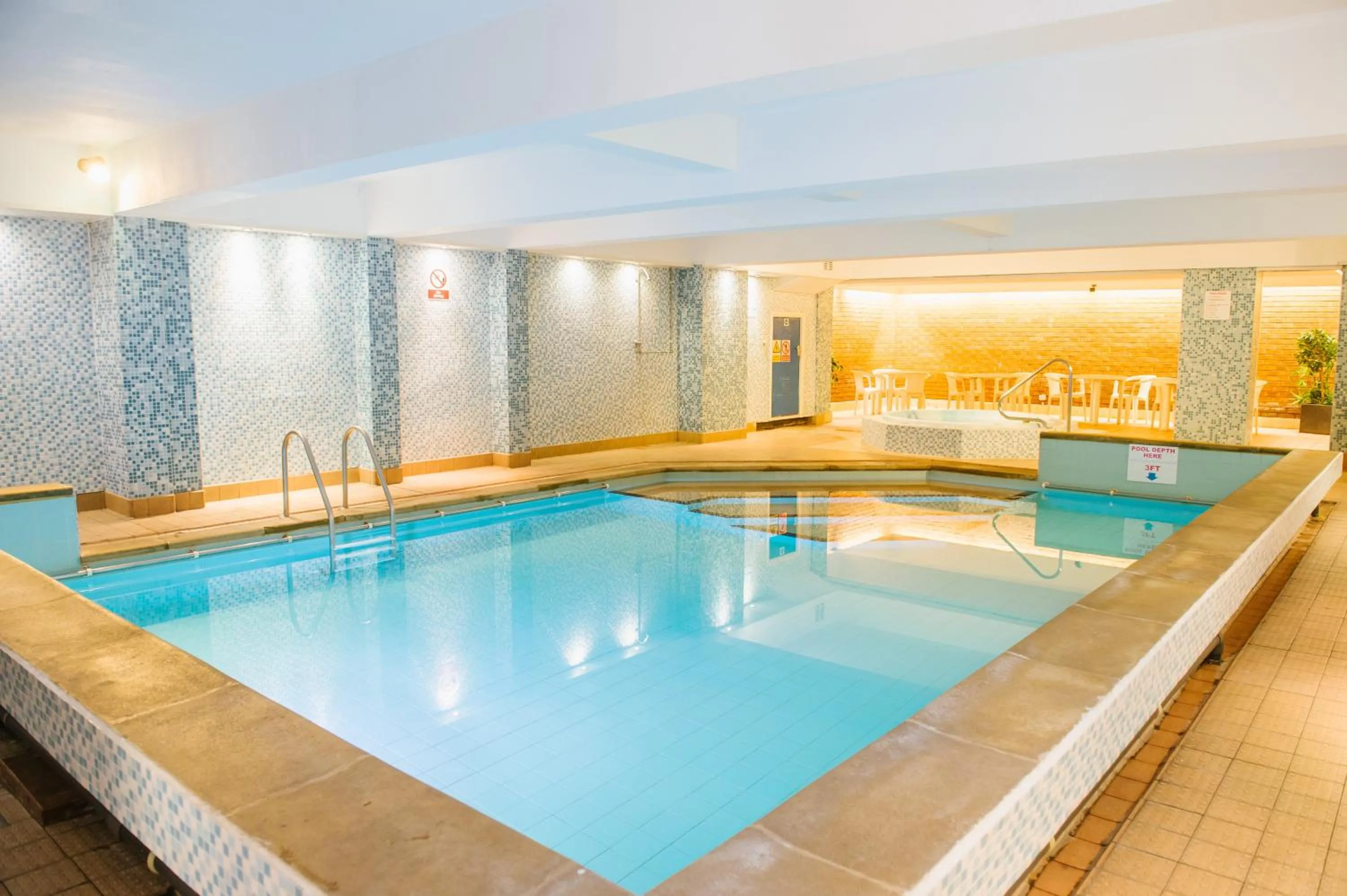 Swimming pool in Doric Hotel