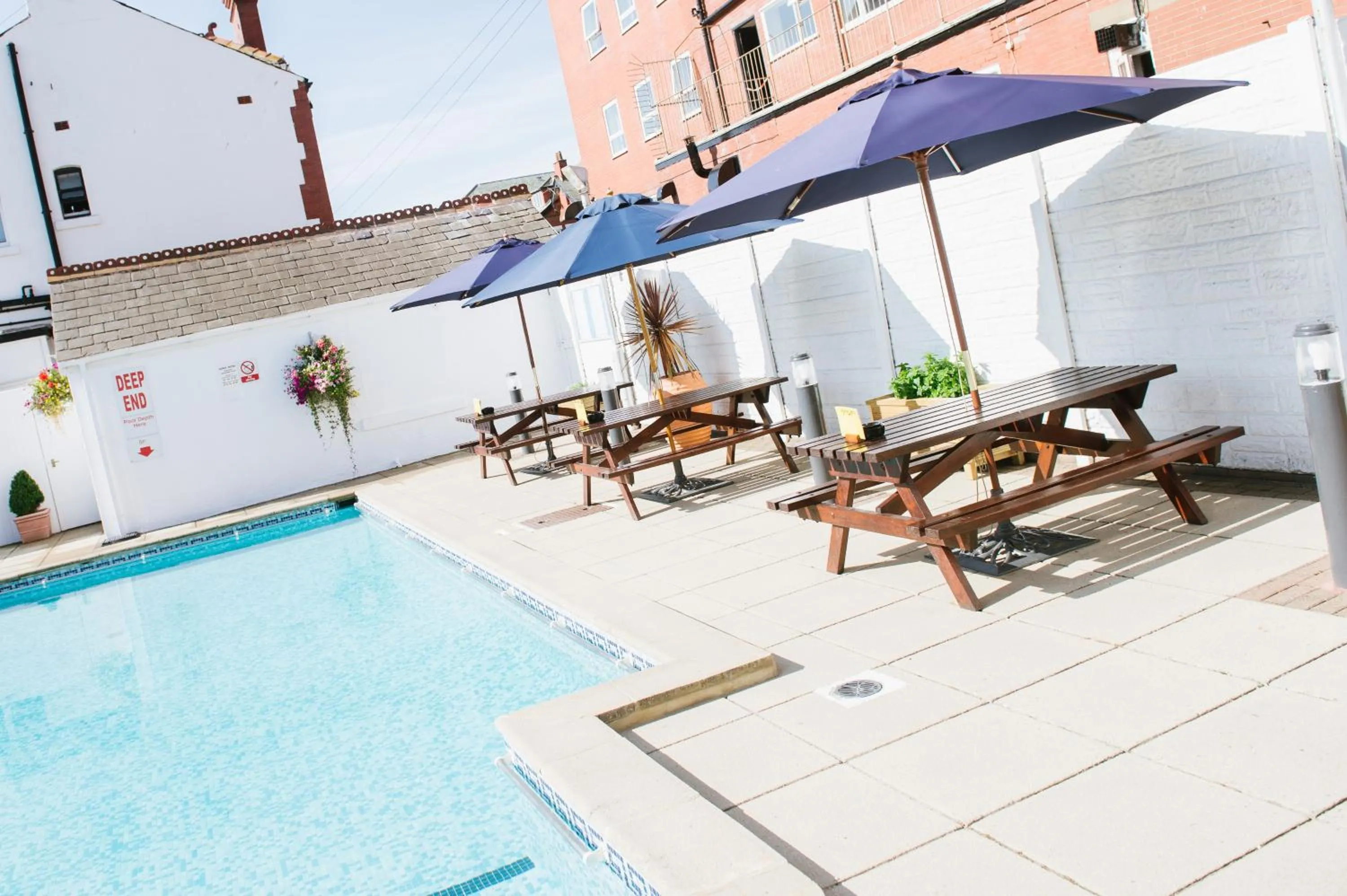 Swimming pool in Doric Hotel