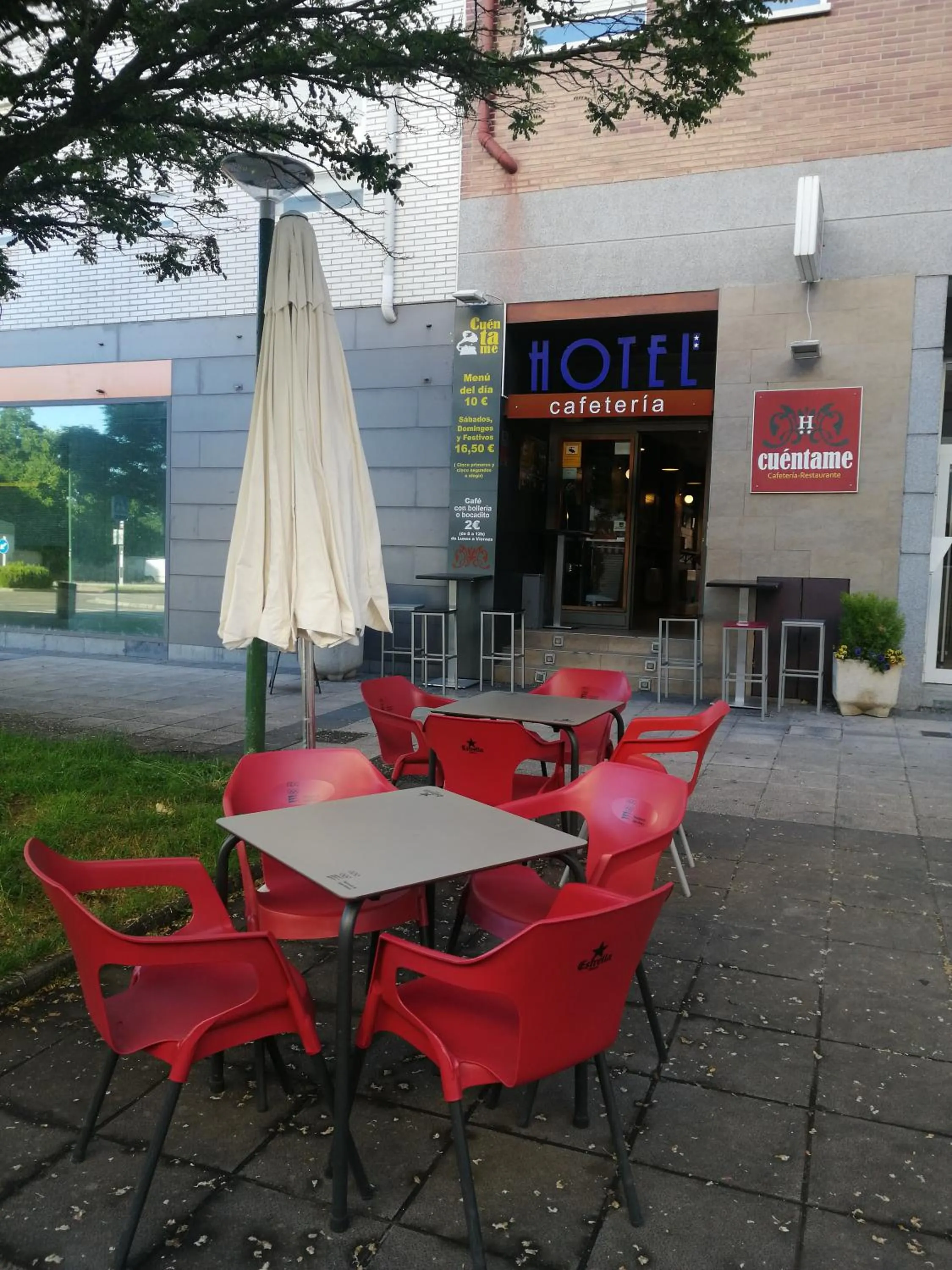 Lounge or bar in Hotel Cuéntame
