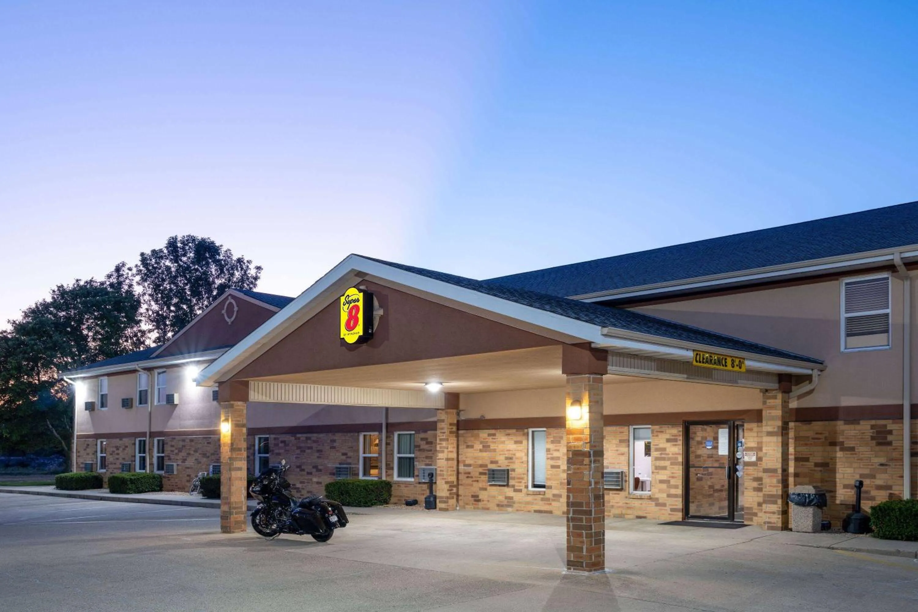 Property building in Super 8 by Wyndham Mattoon