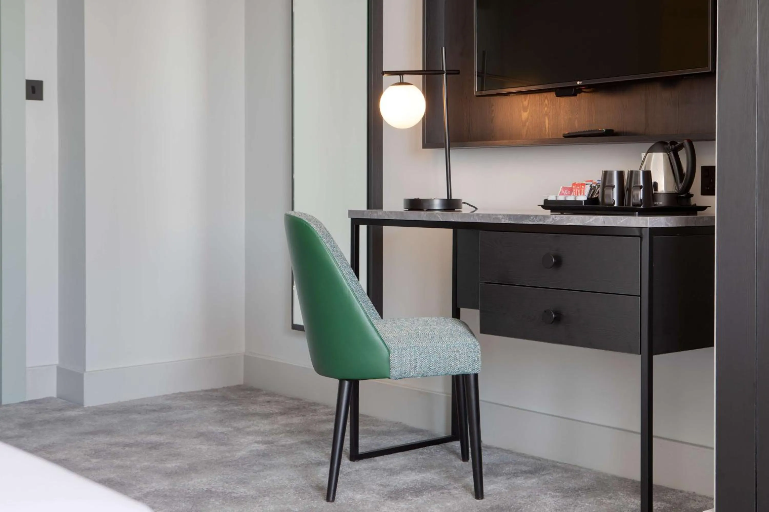 Bedroom in DoubleTree By Hilton Brighton Metropole