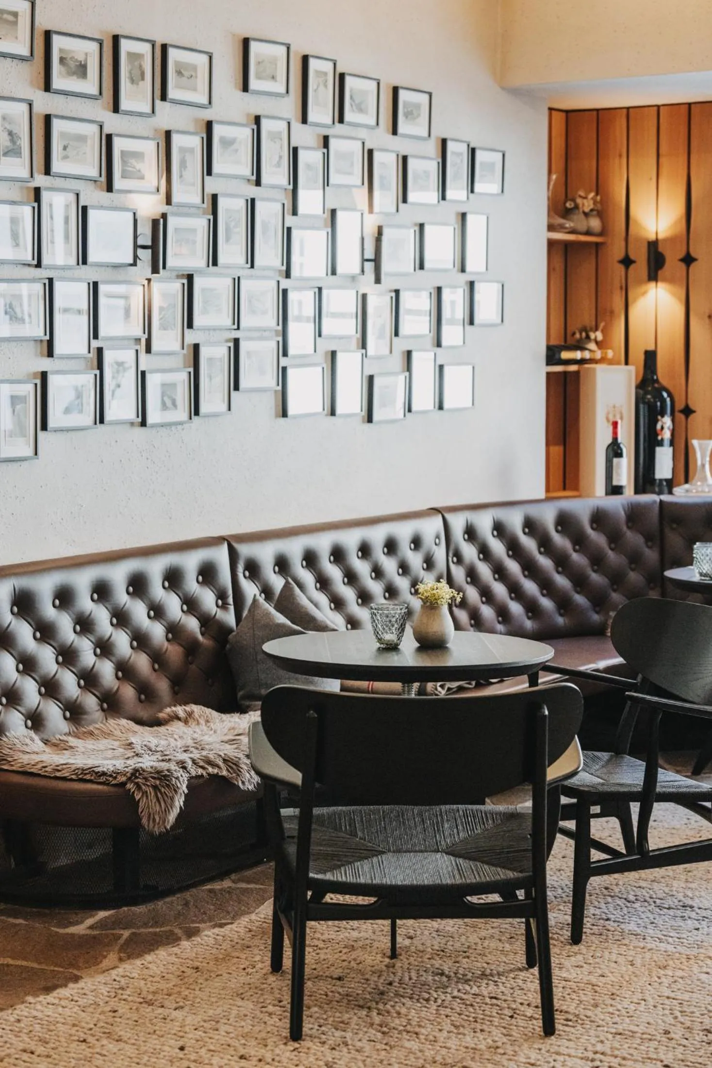 Seating area in Das Johann