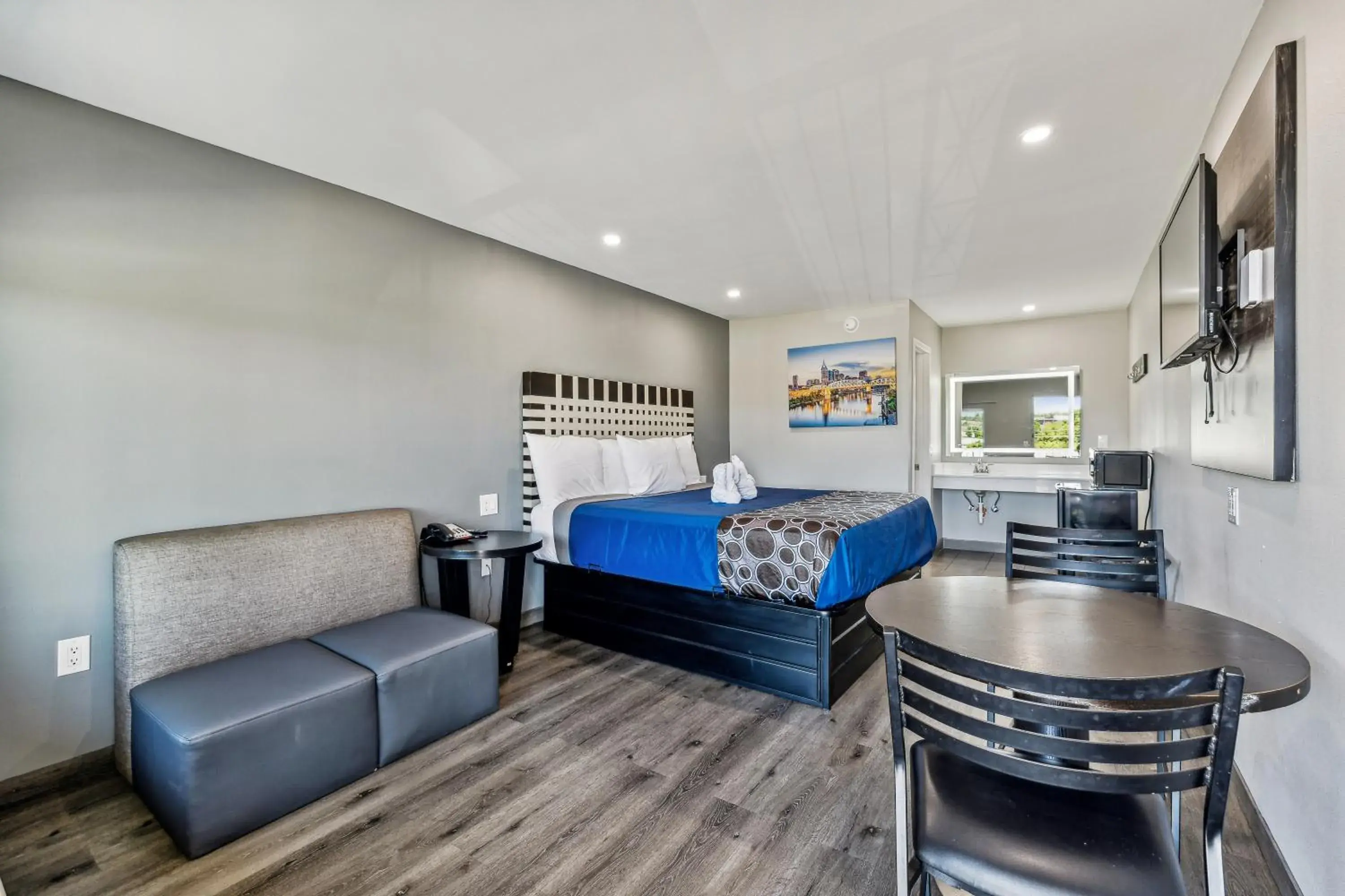 Deluxe King Room - single occupancy in Knights Inn Antioch Deluxe King Room - single occupancy in Knights Inn Antioch