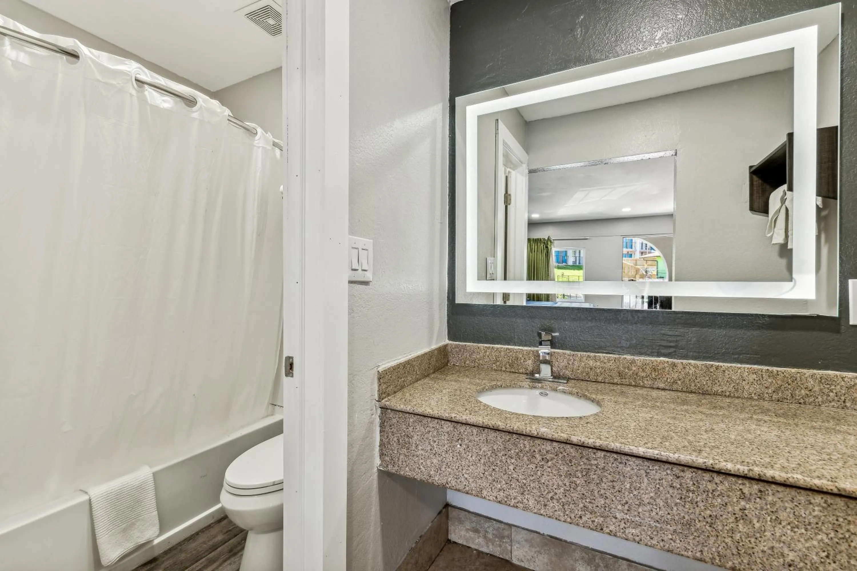 Shower in Knights Inn Antioch