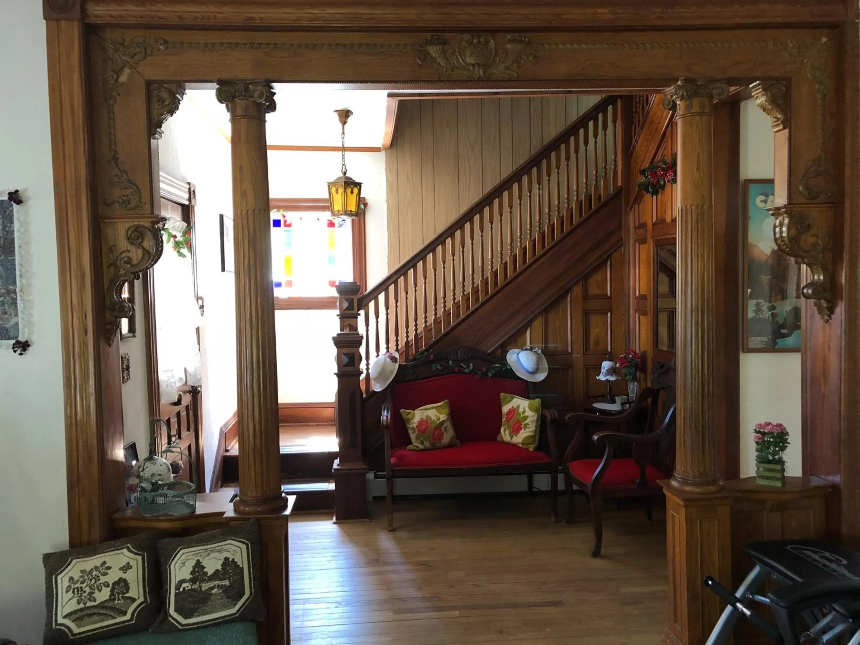 Facade/entrance in Antique Rose Inn Windham